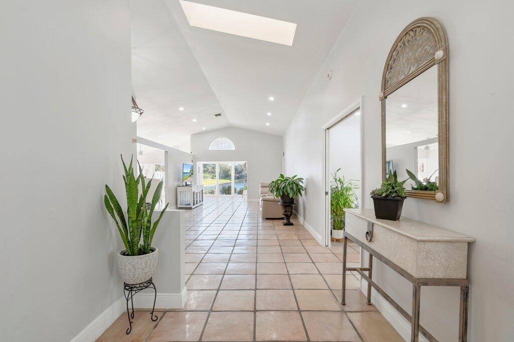 9879 Harbour Lake Circle