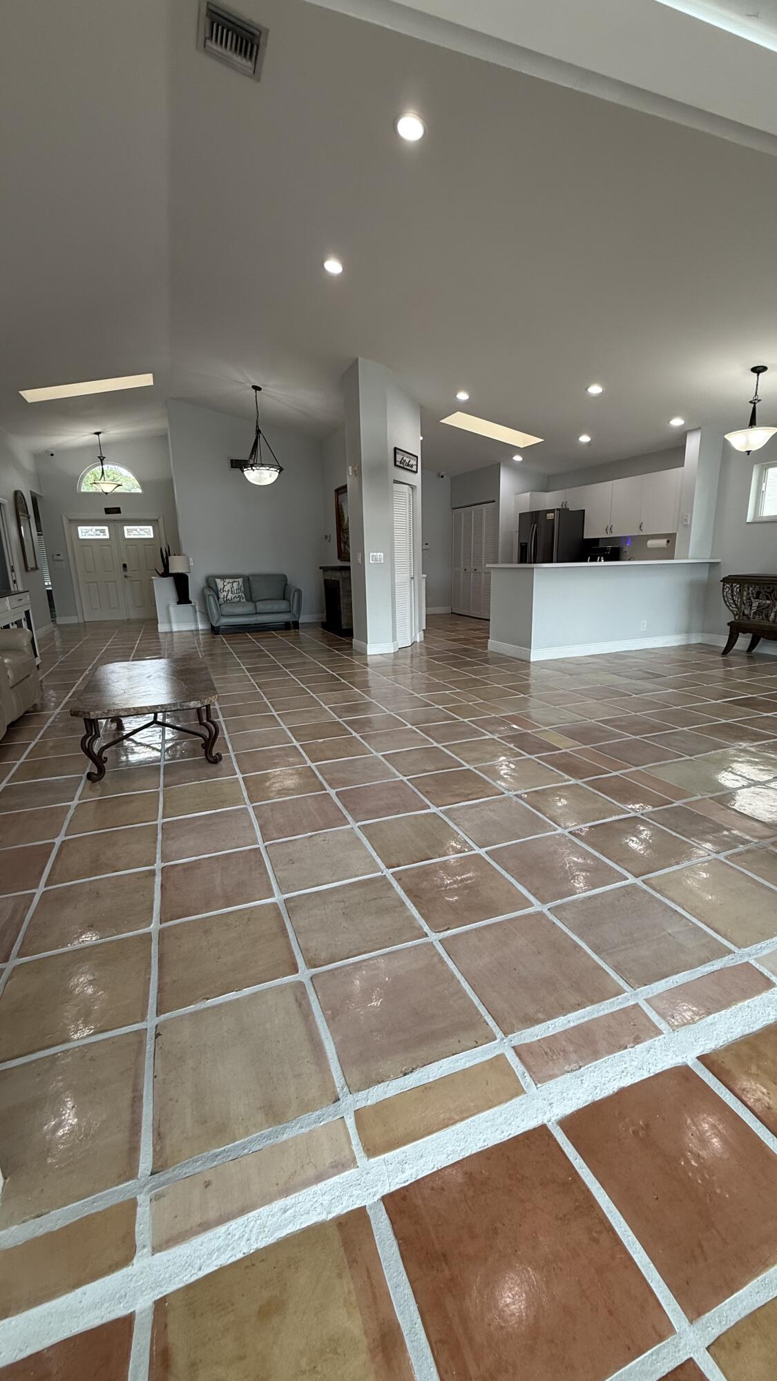9879 Harbour Lake Circle