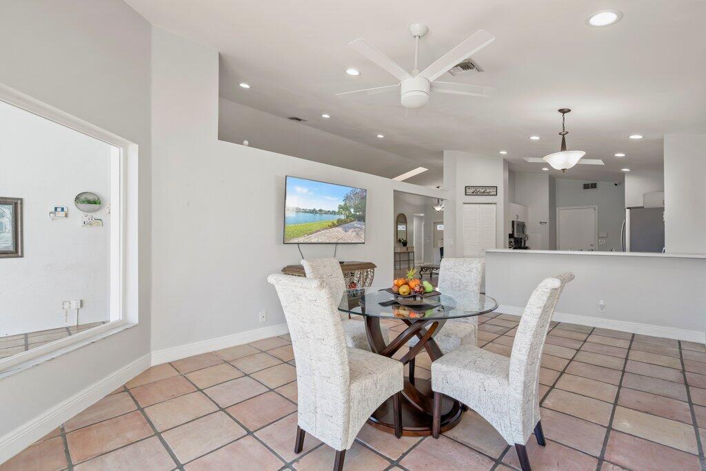 9879 Harbour Lake Circle