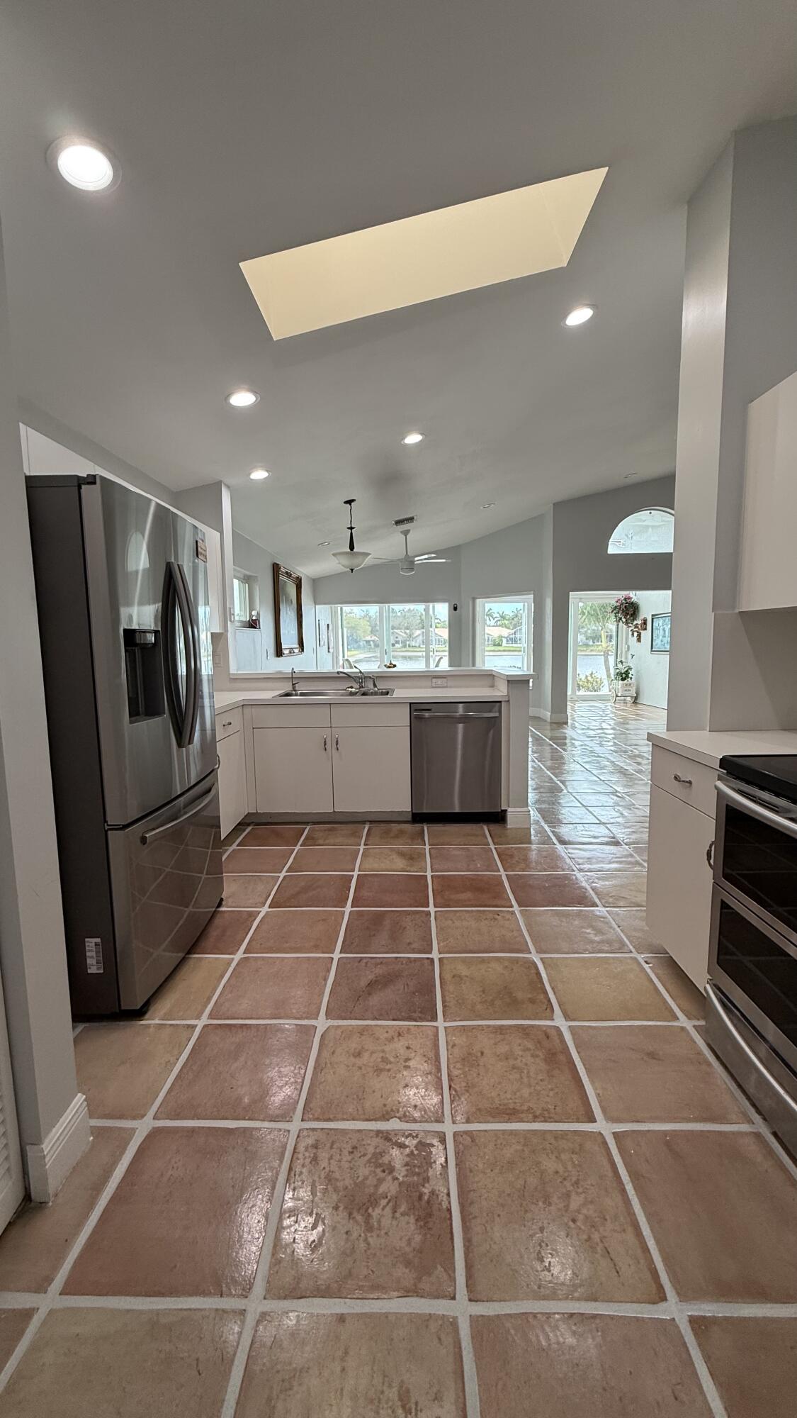 9879 Harbour Lake Circle