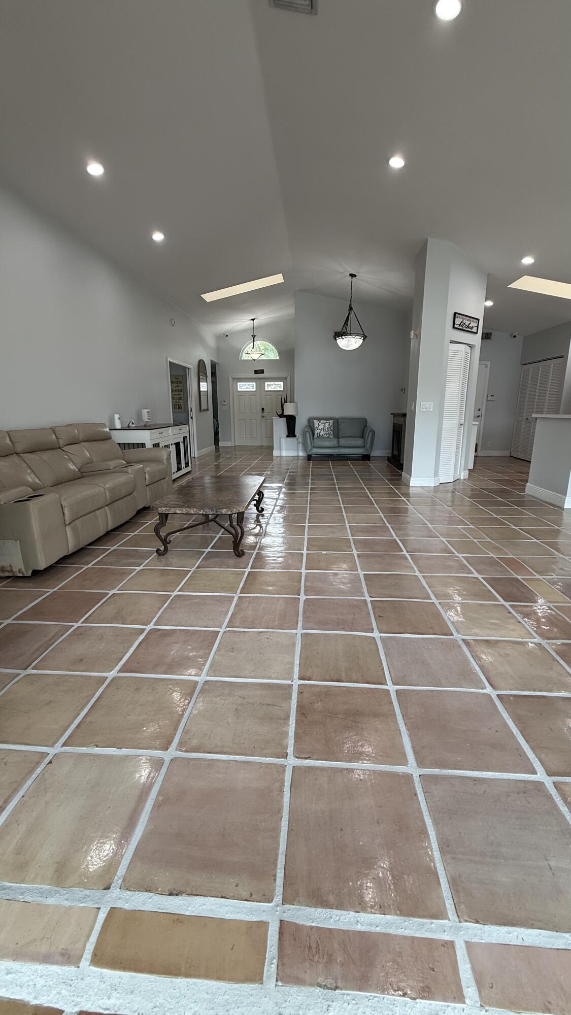 9879 Harbour Lake Circle