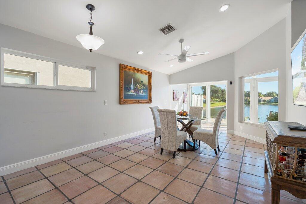 9879 Harbour Lake Circle