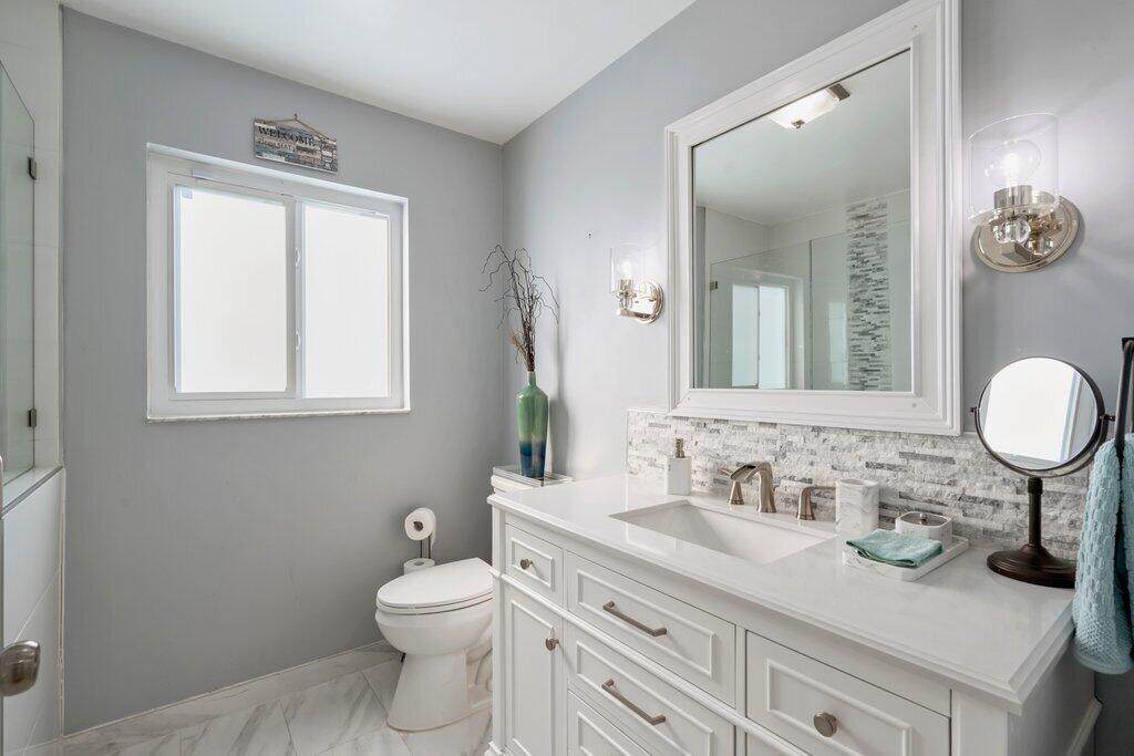 9879 Harbour Lake Circle