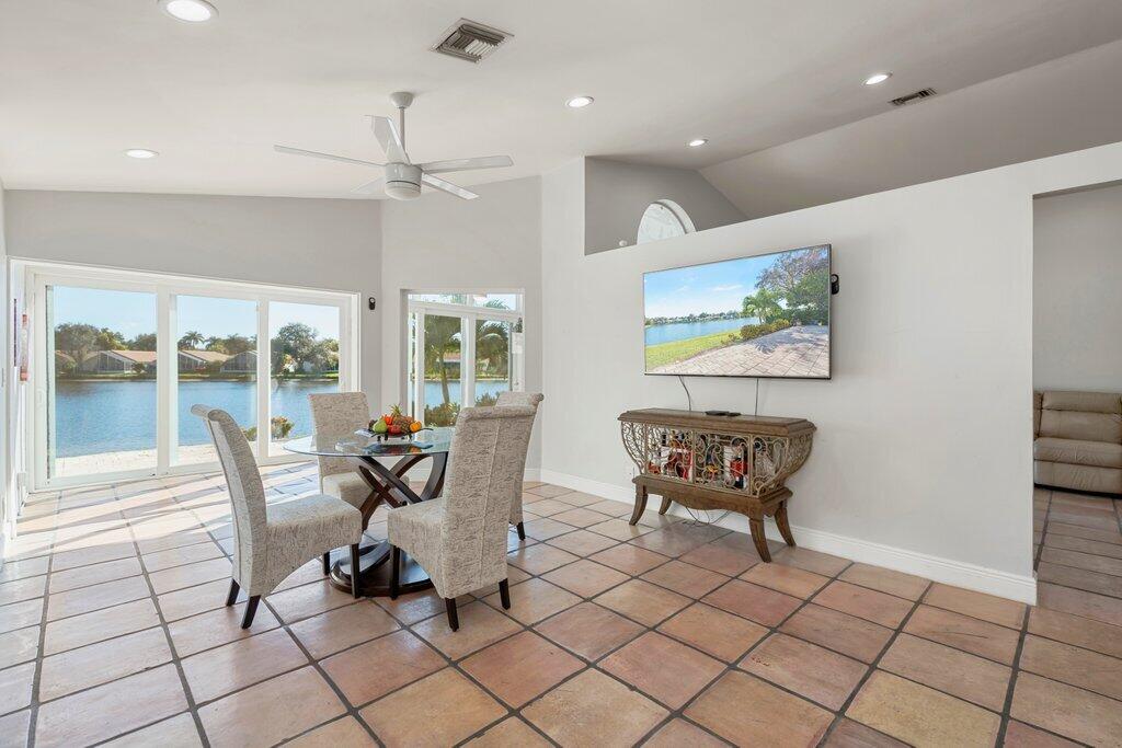 9879 Harbour Lake Circle