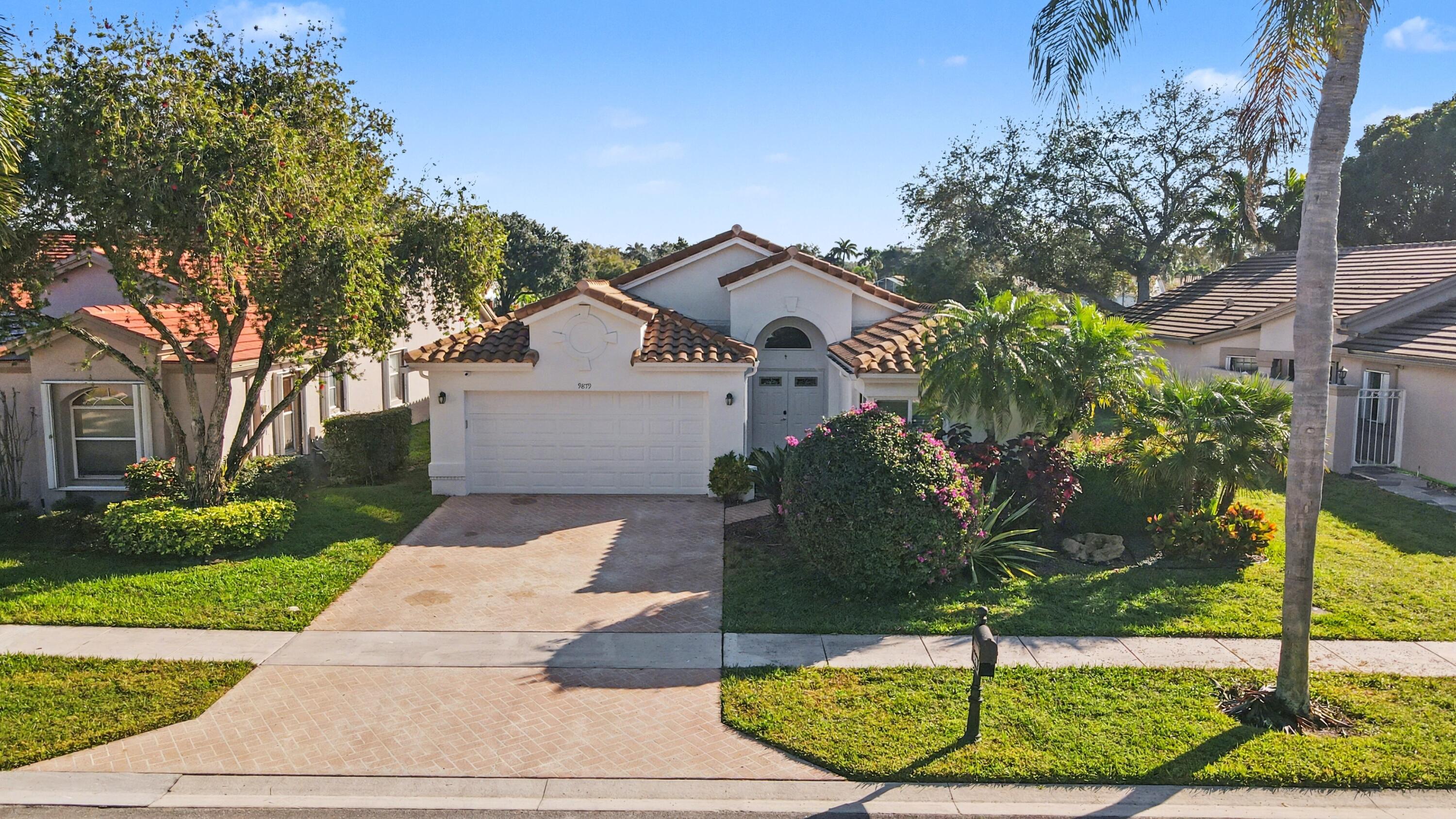 9879 Harbour Lake Circle
