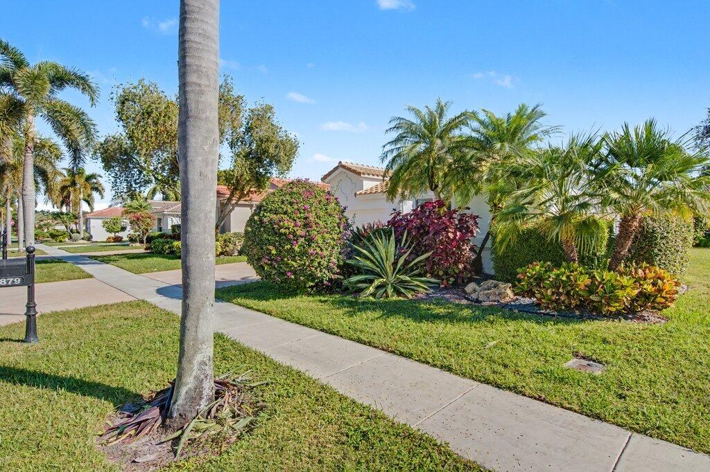9879 Harbour Lake Circle