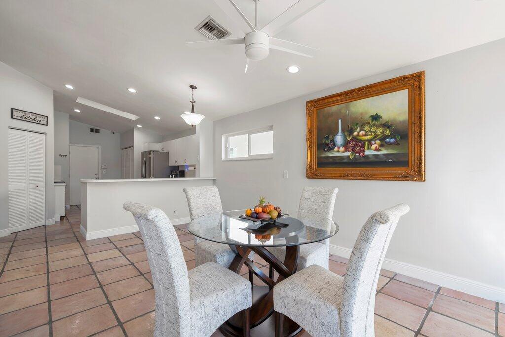 9879 Harbour Lake Circle