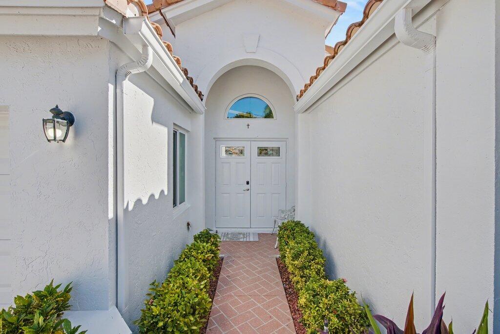 9879 Harbour Lake Circle