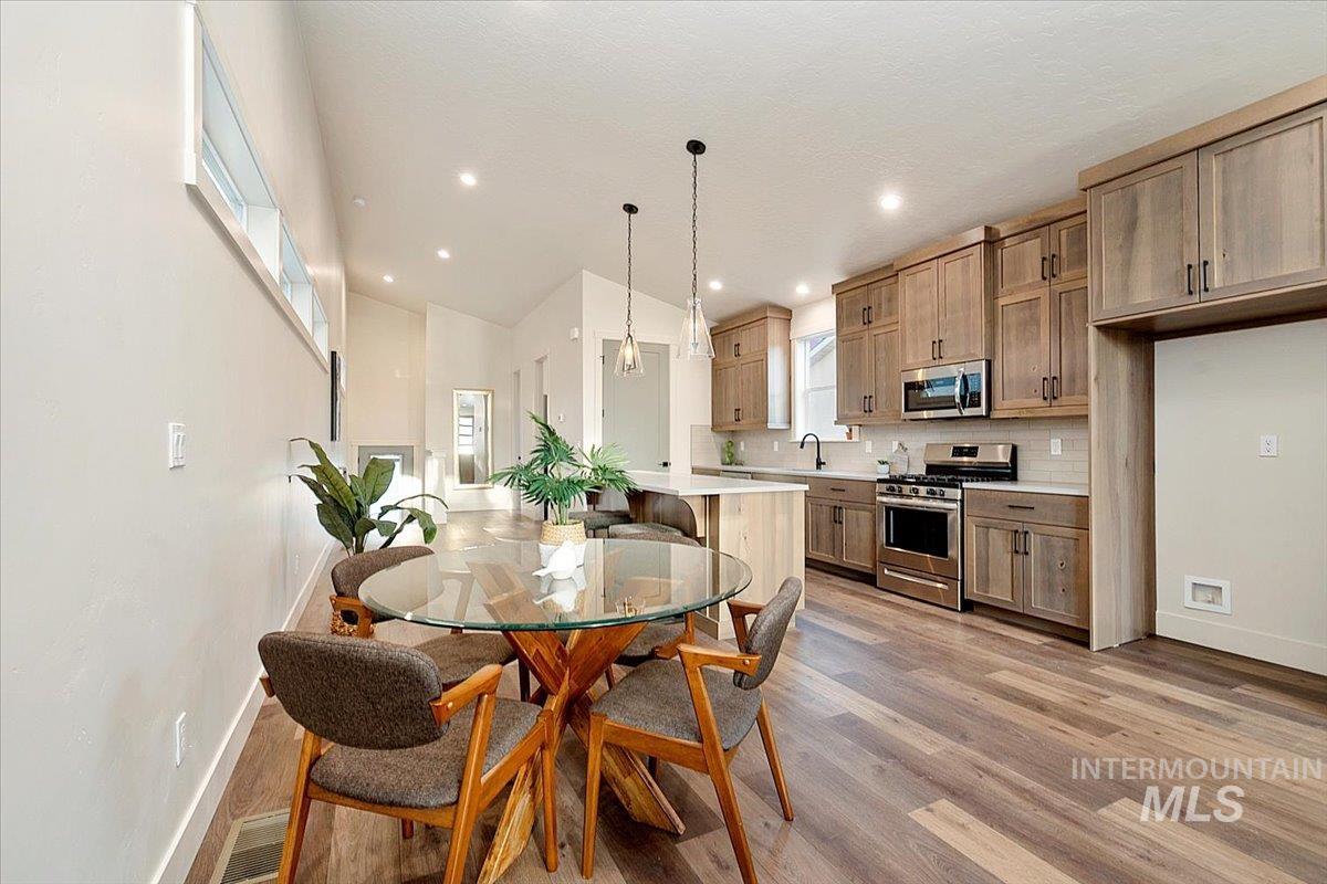 1420 Longmont Ave