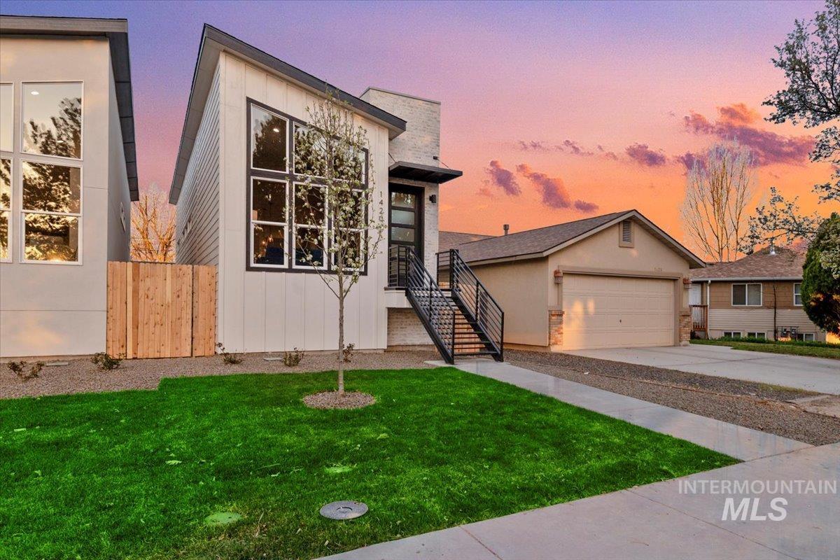1420 Longmont Ave