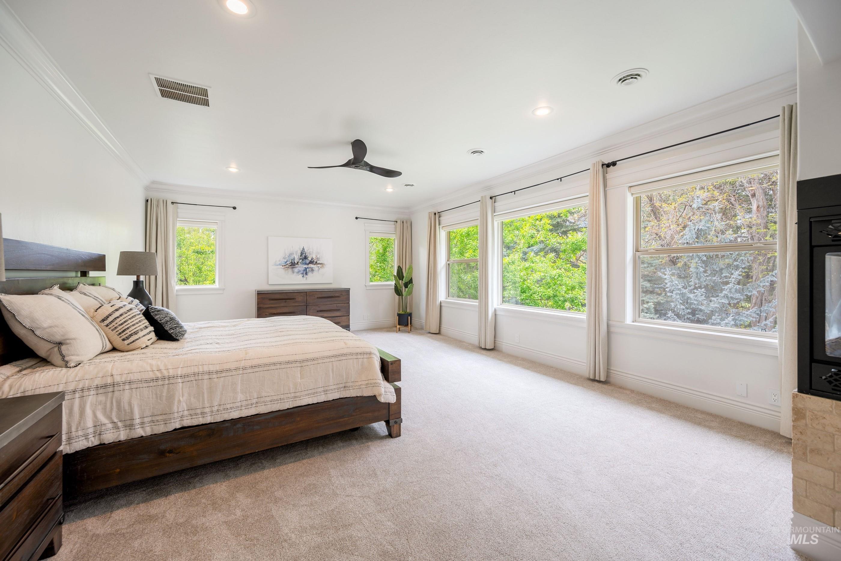 2749 S White Castle Avenue