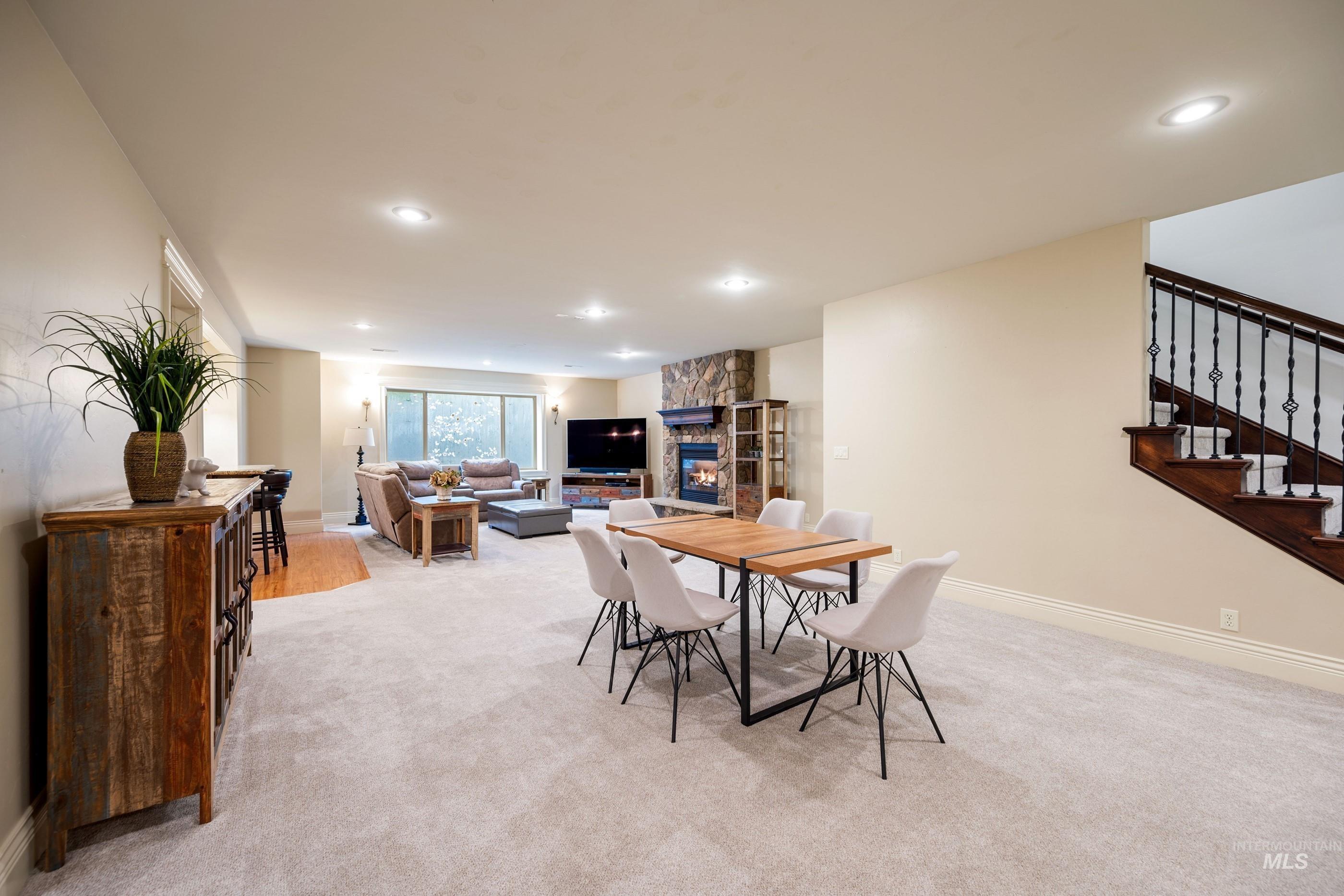 2749 S White Castle Avenue