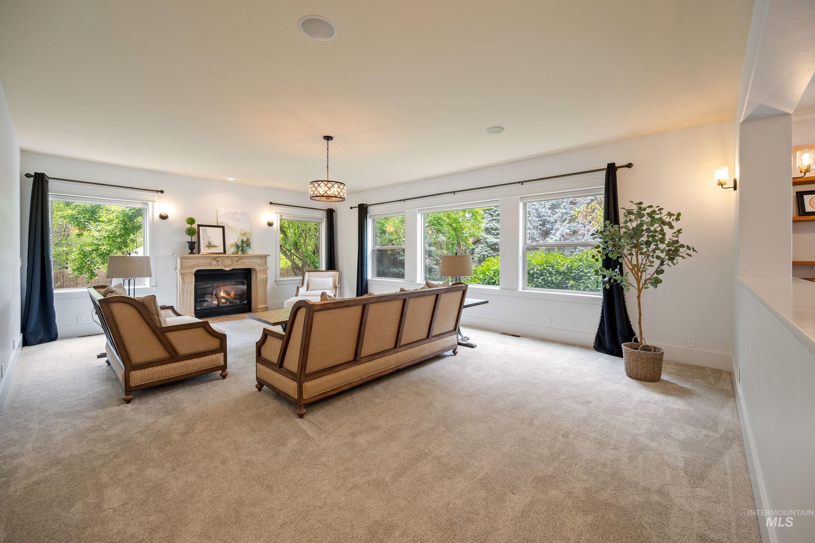 2749 S White Castle Avenue