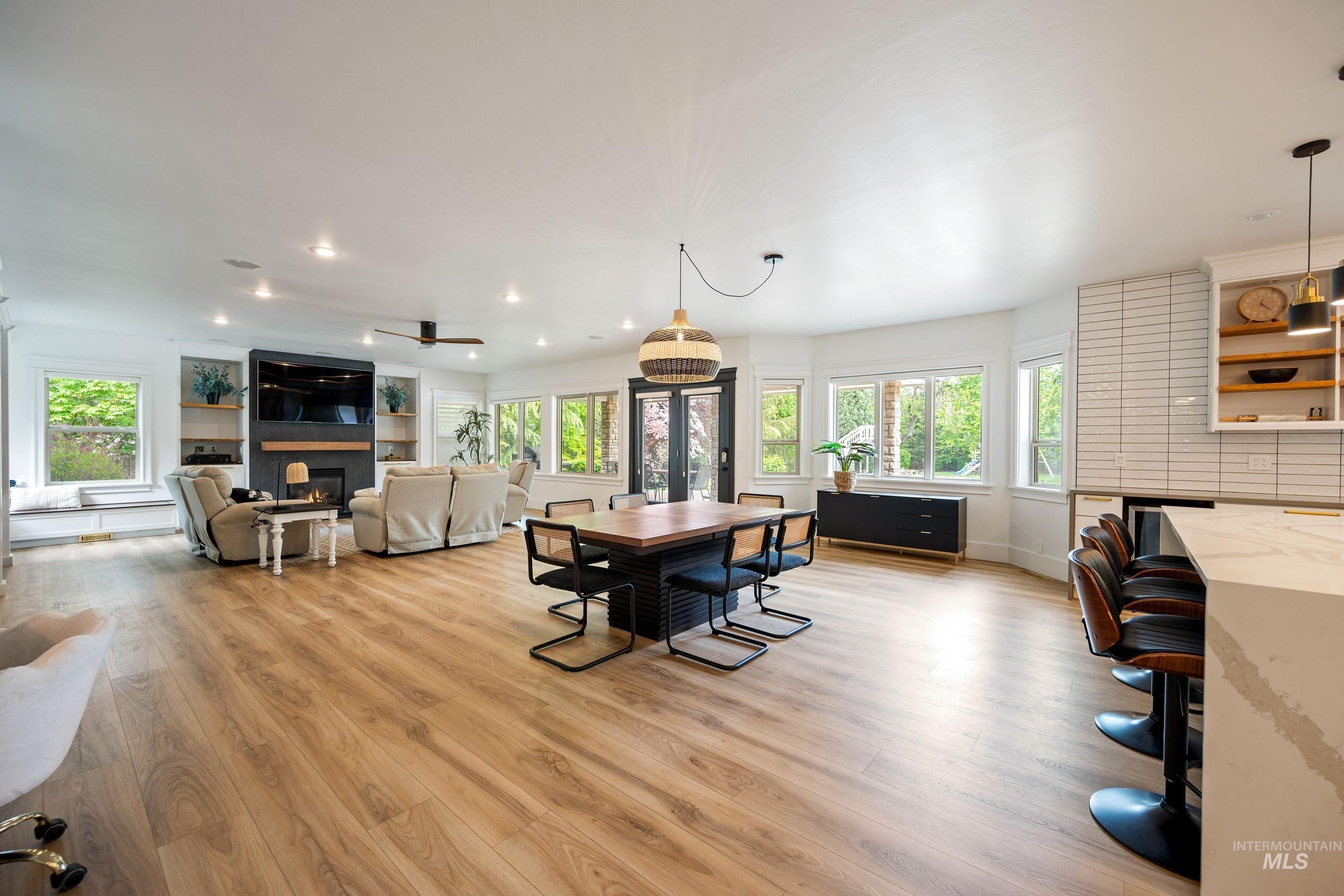 2749 S White Castle Avenue