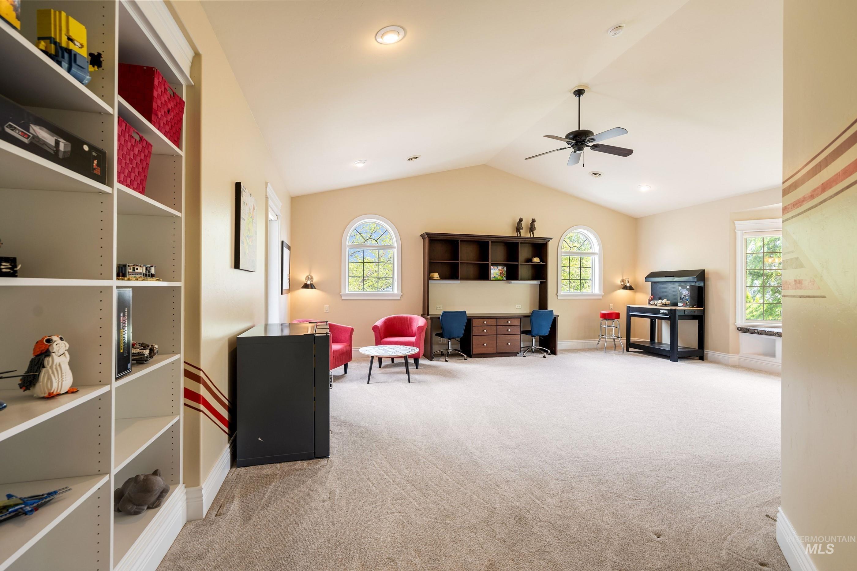 2749 S White Castle Avenue