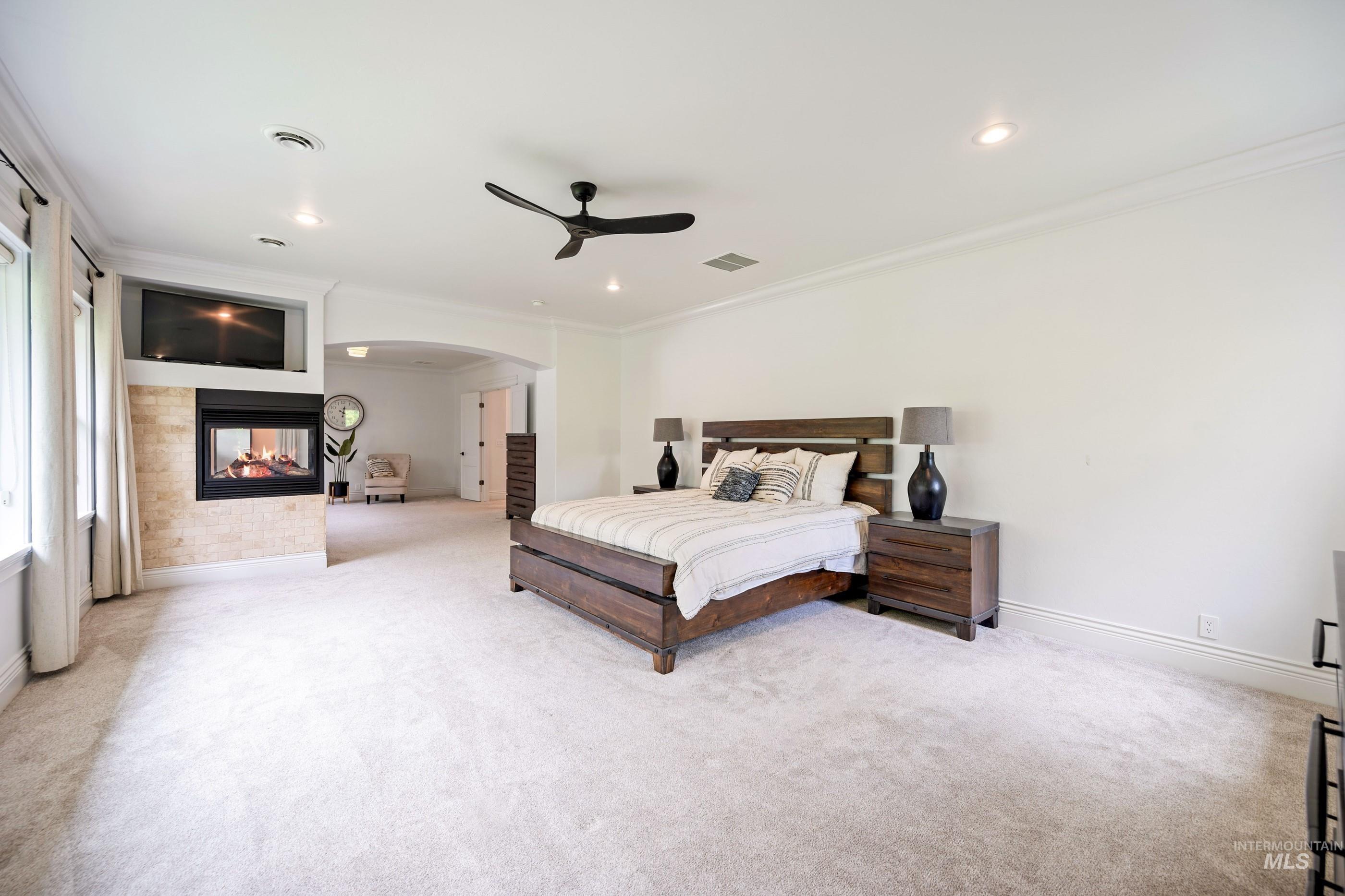 2749 S White Castle Avenue