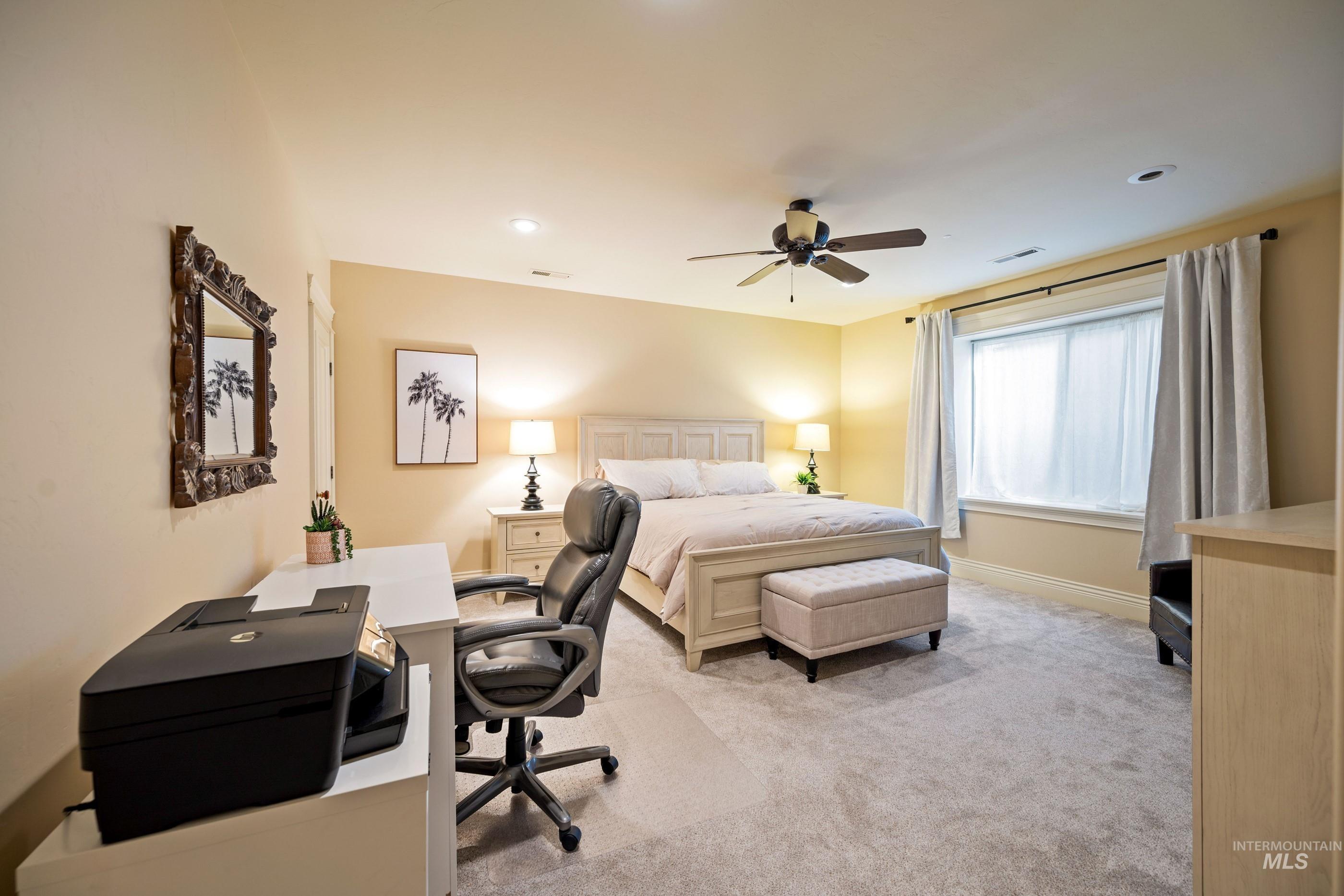 2749 S White Castle Avenue