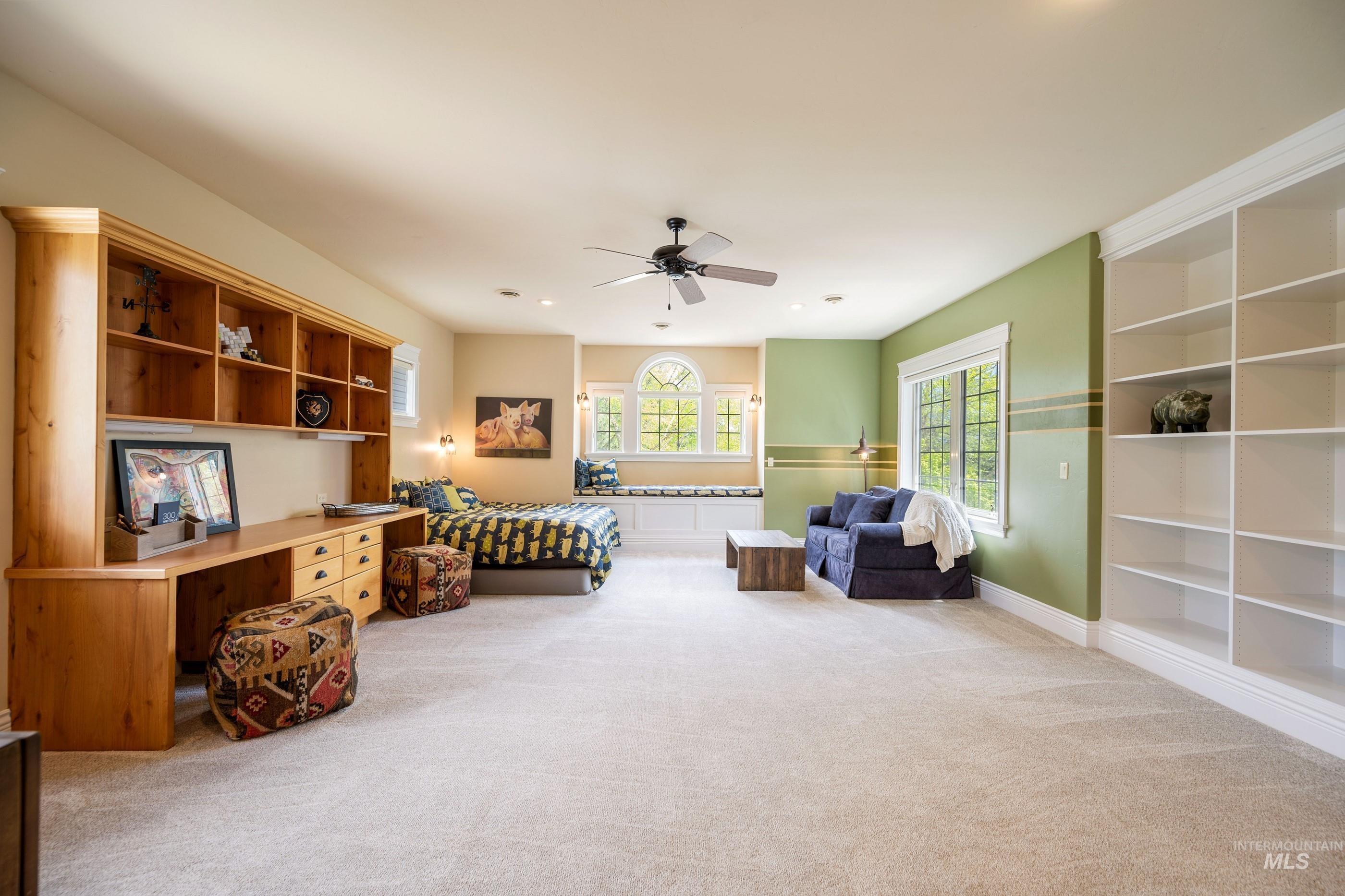 2749 S White Castle Avenue