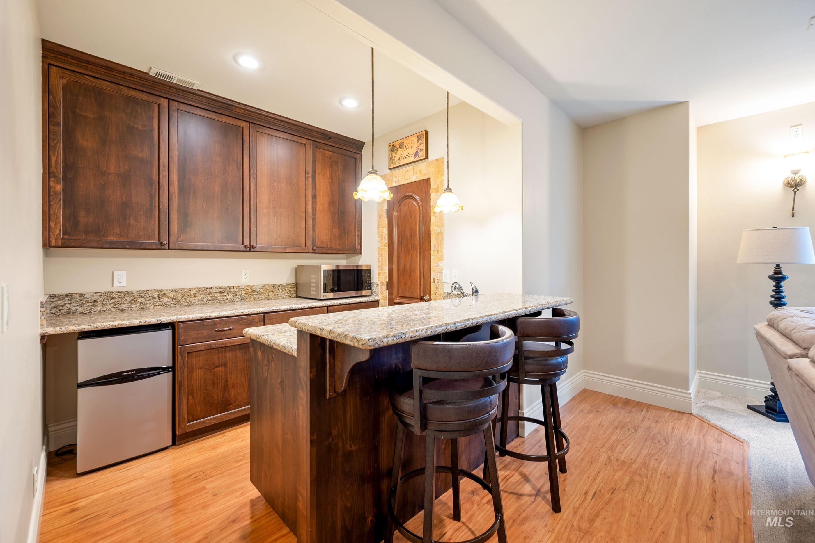 2749 S White Castle Avenue