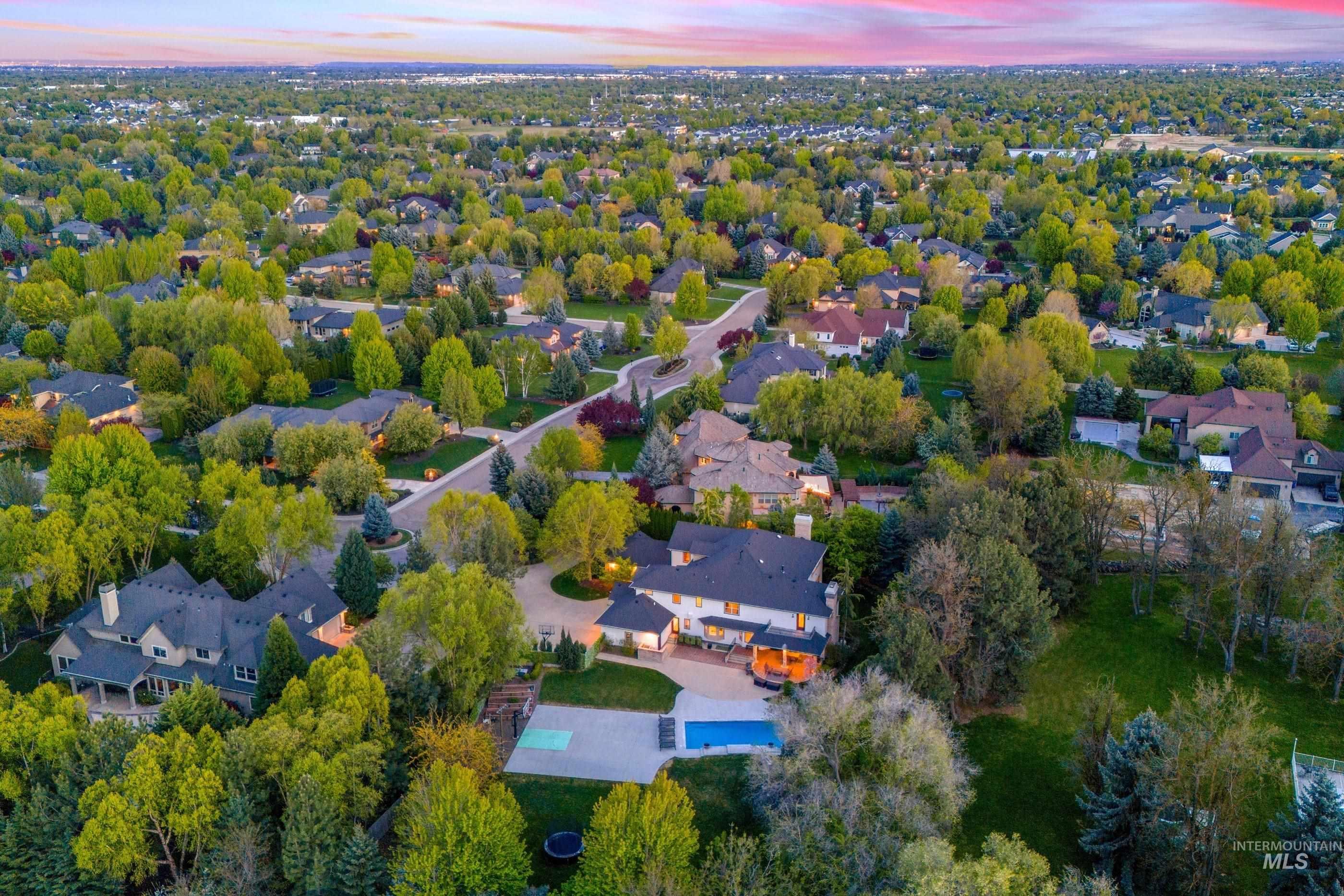 2749 S White Castle Avenue