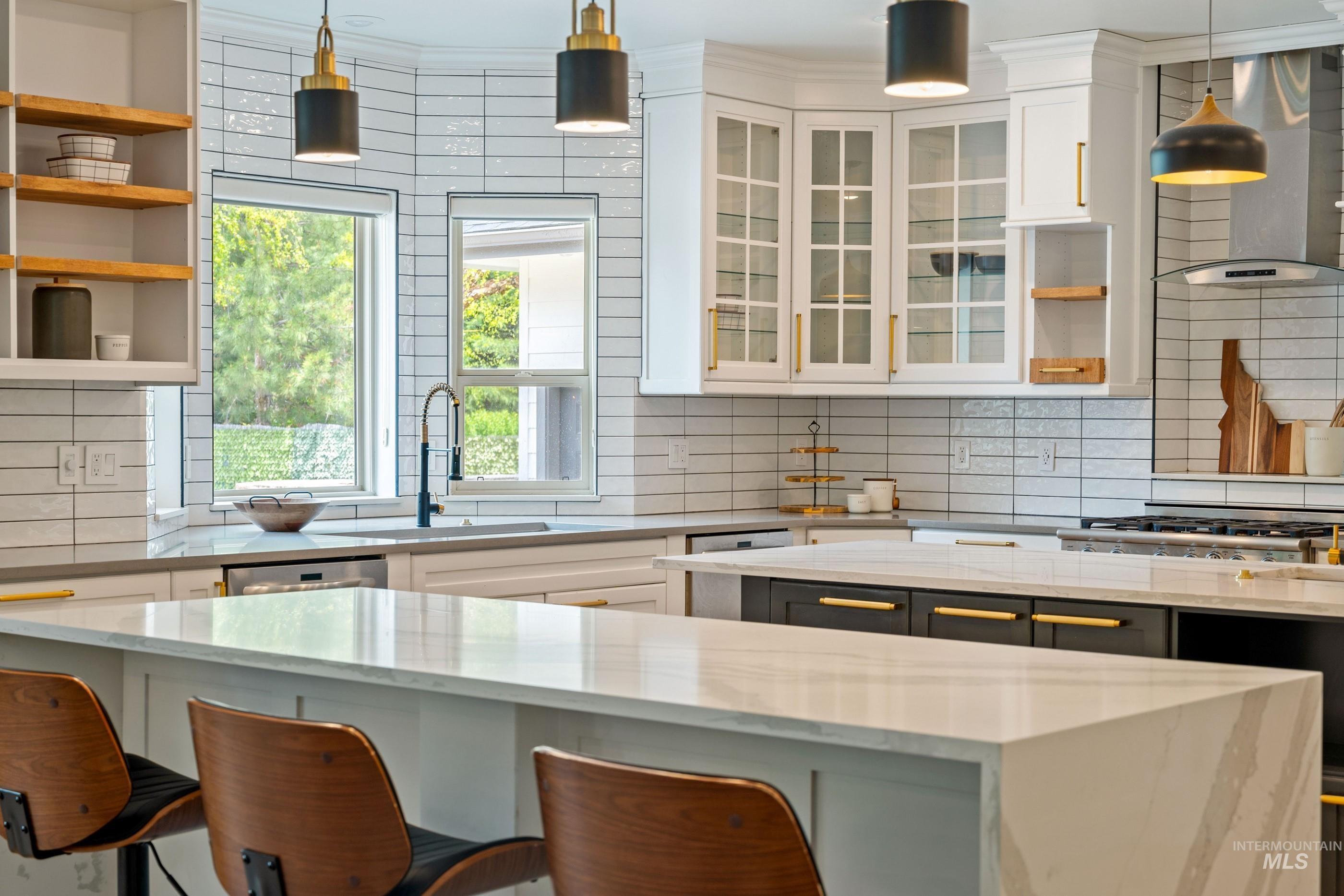 2749 S White Castle Avenue