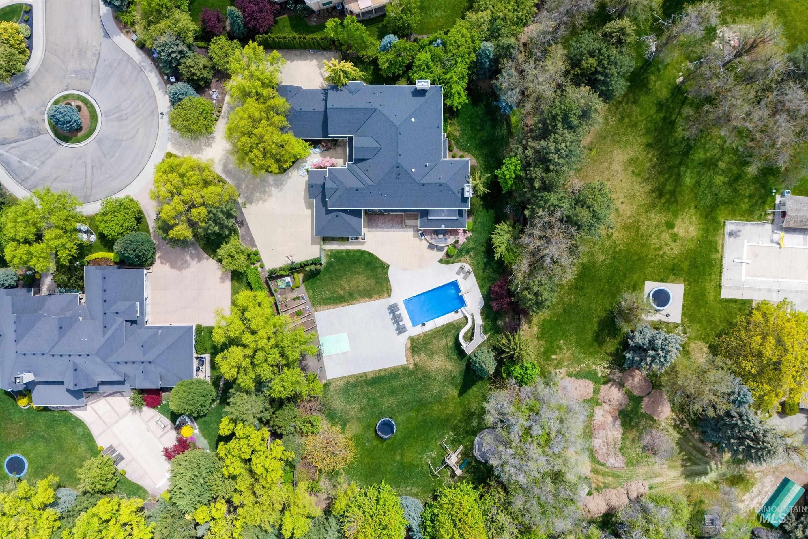 2749 S White Castle Avenue