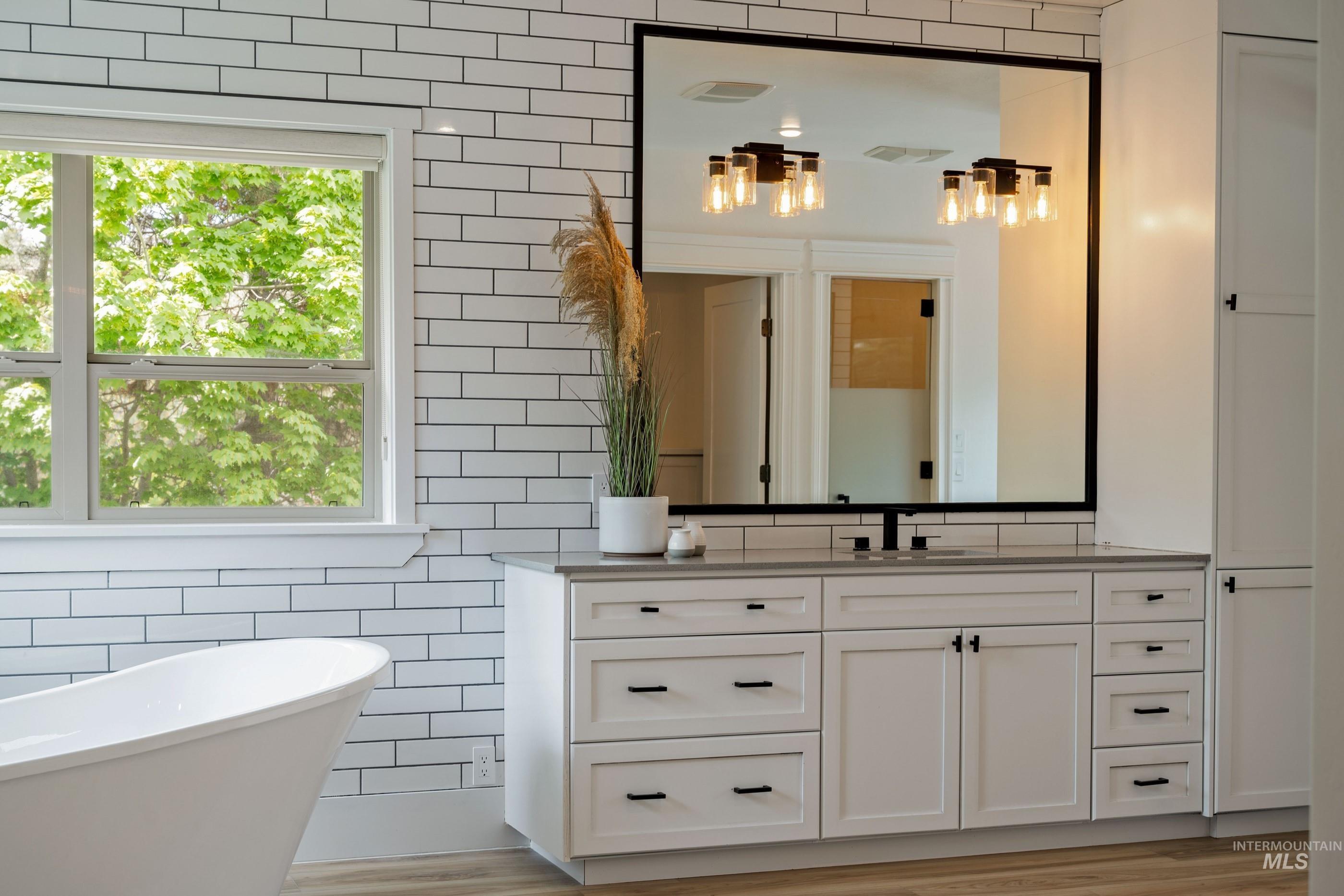 2749 S White Castle Avenue