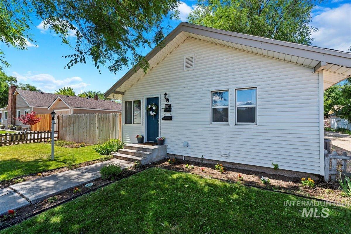 815 8th Street South