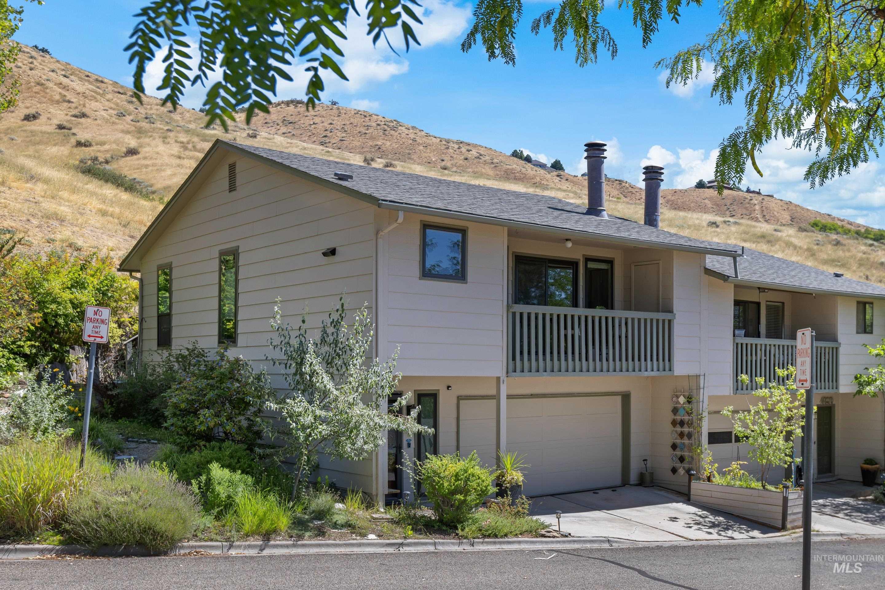 4830 N Bitterbrush Dr