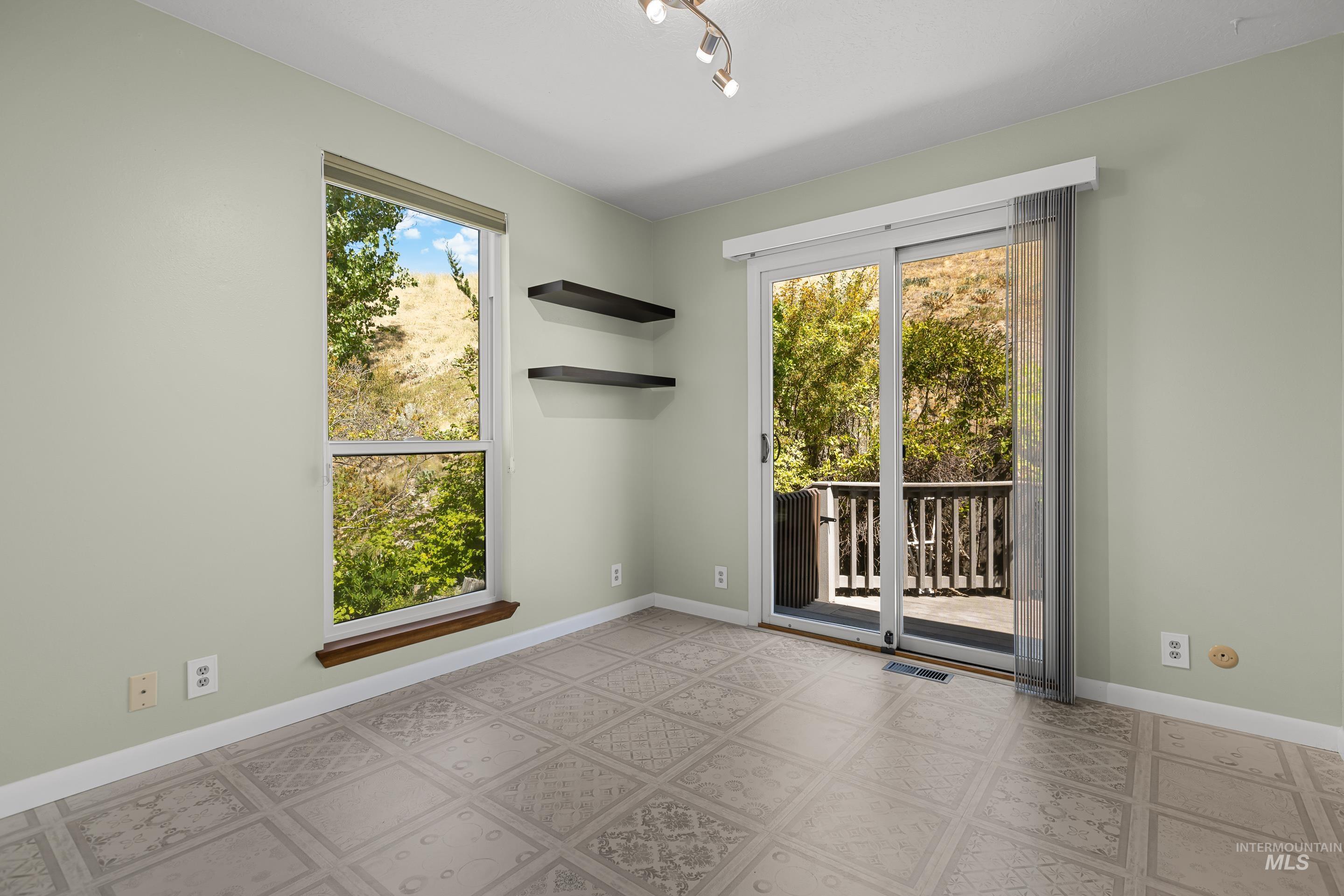 4830 N Bitterbrush Dr