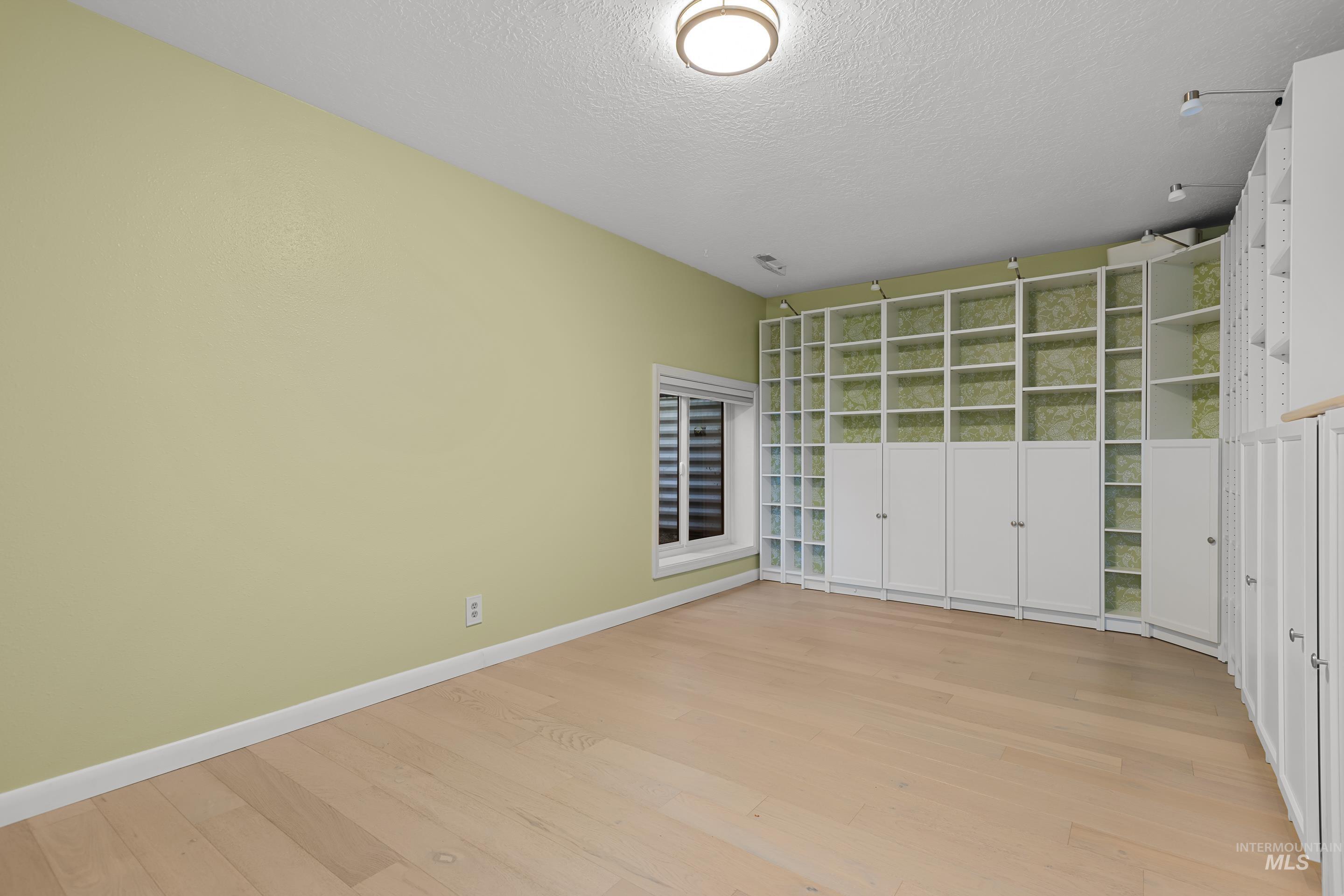 4830 N Bitterbrush Dr