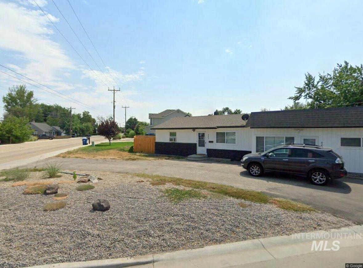 4201 & 4203 W Kootenai