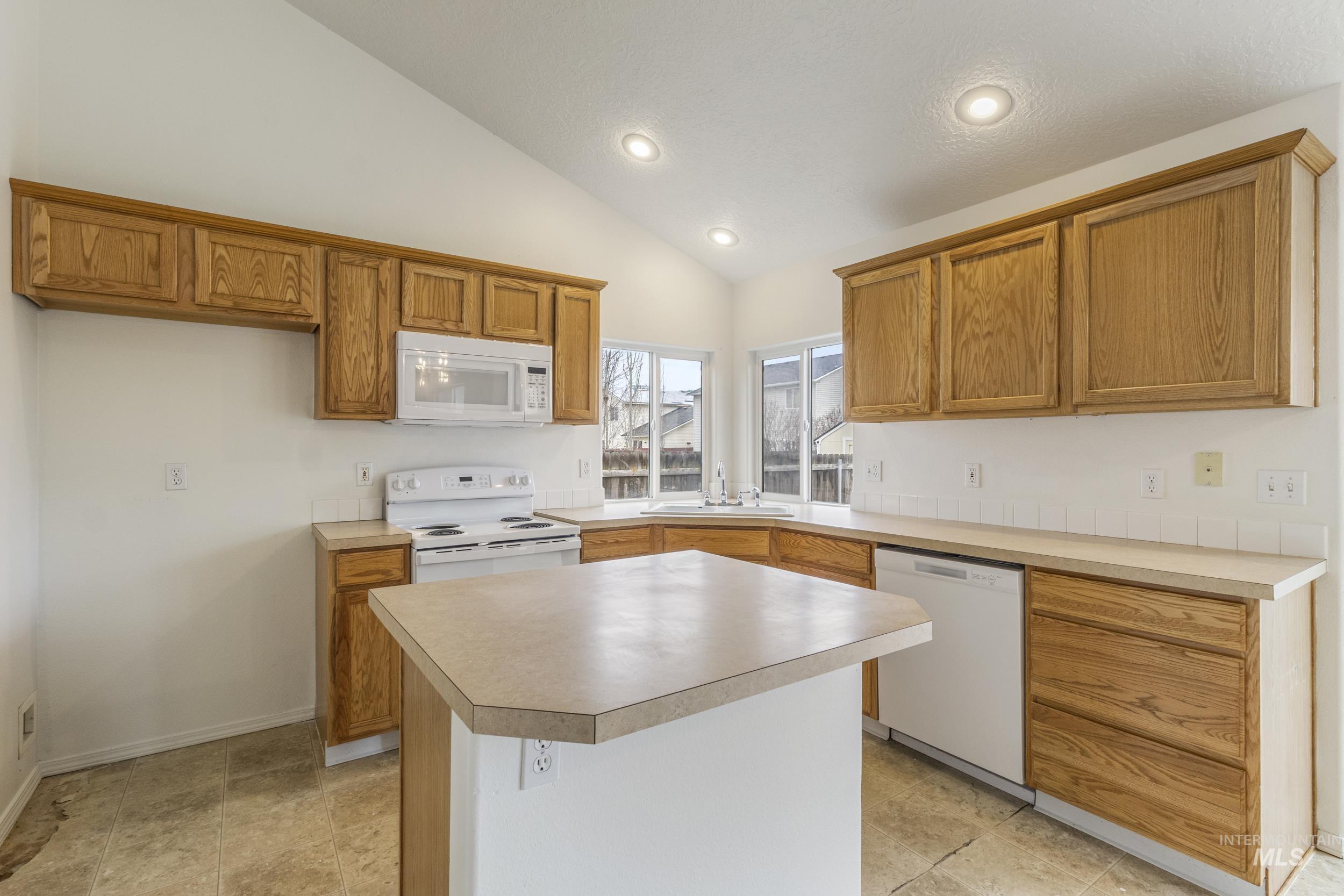 2519 Colfax Drive
