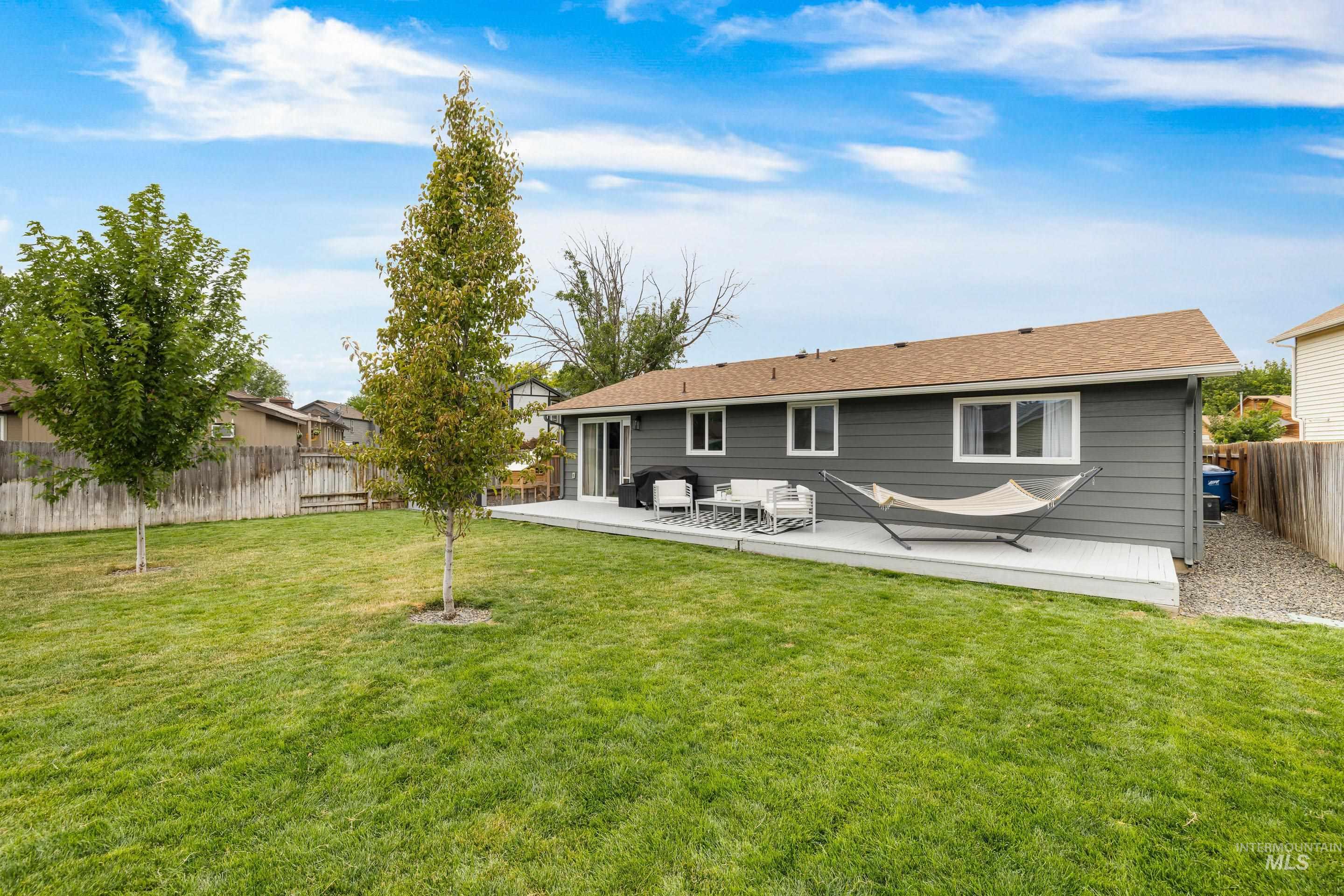 2986 N Maywood Ave