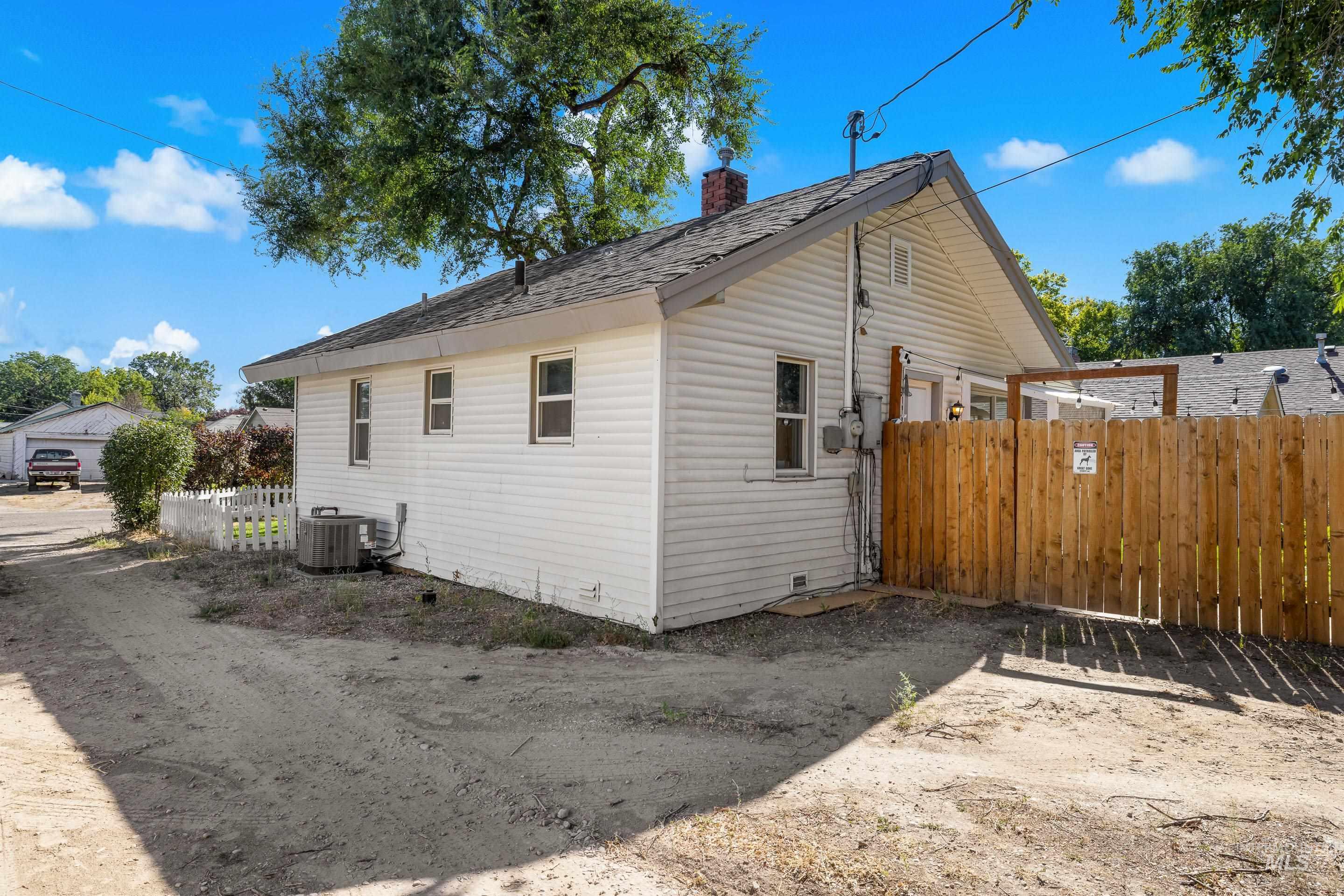 815 S 8th St.