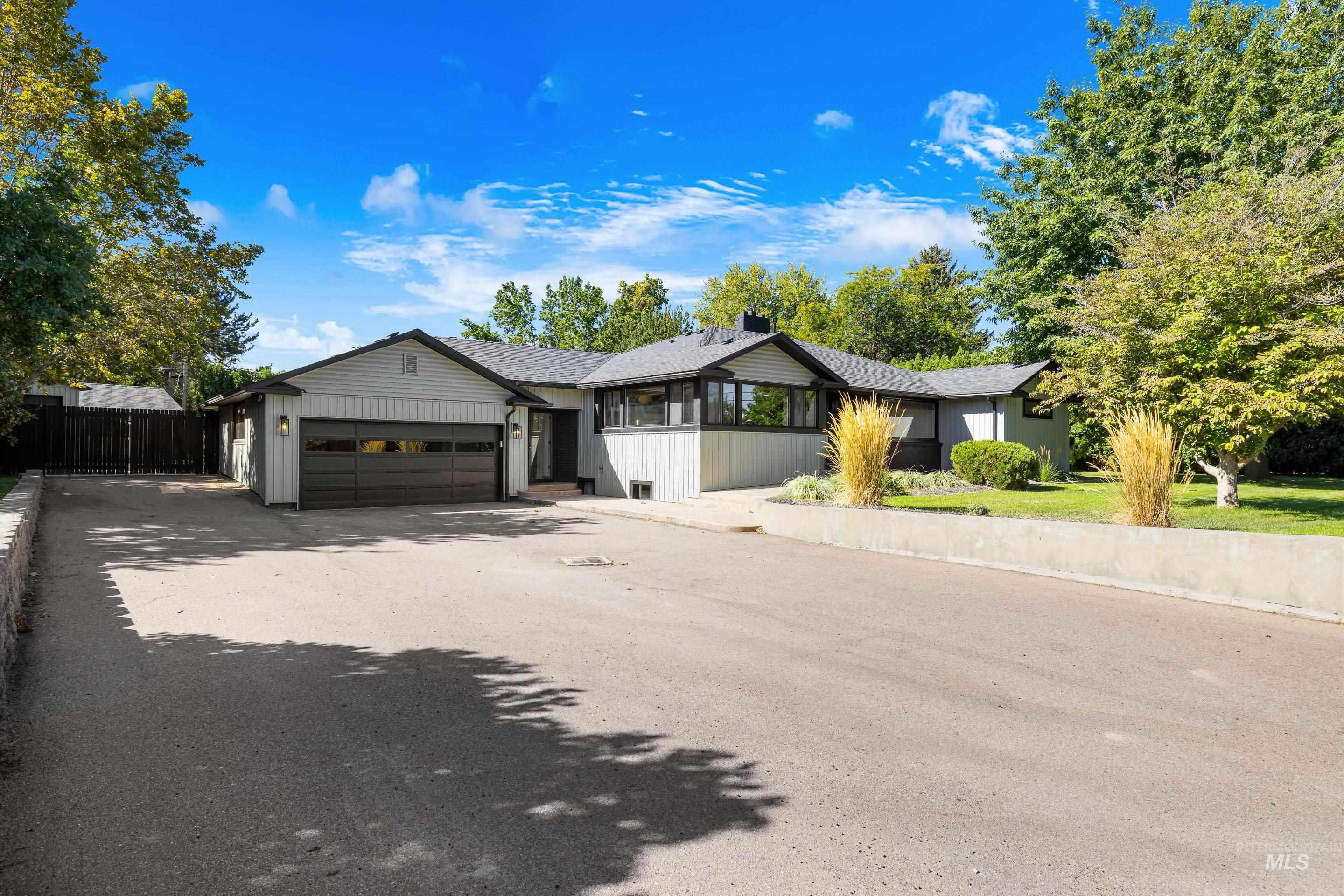 5821 W Randolph Dr