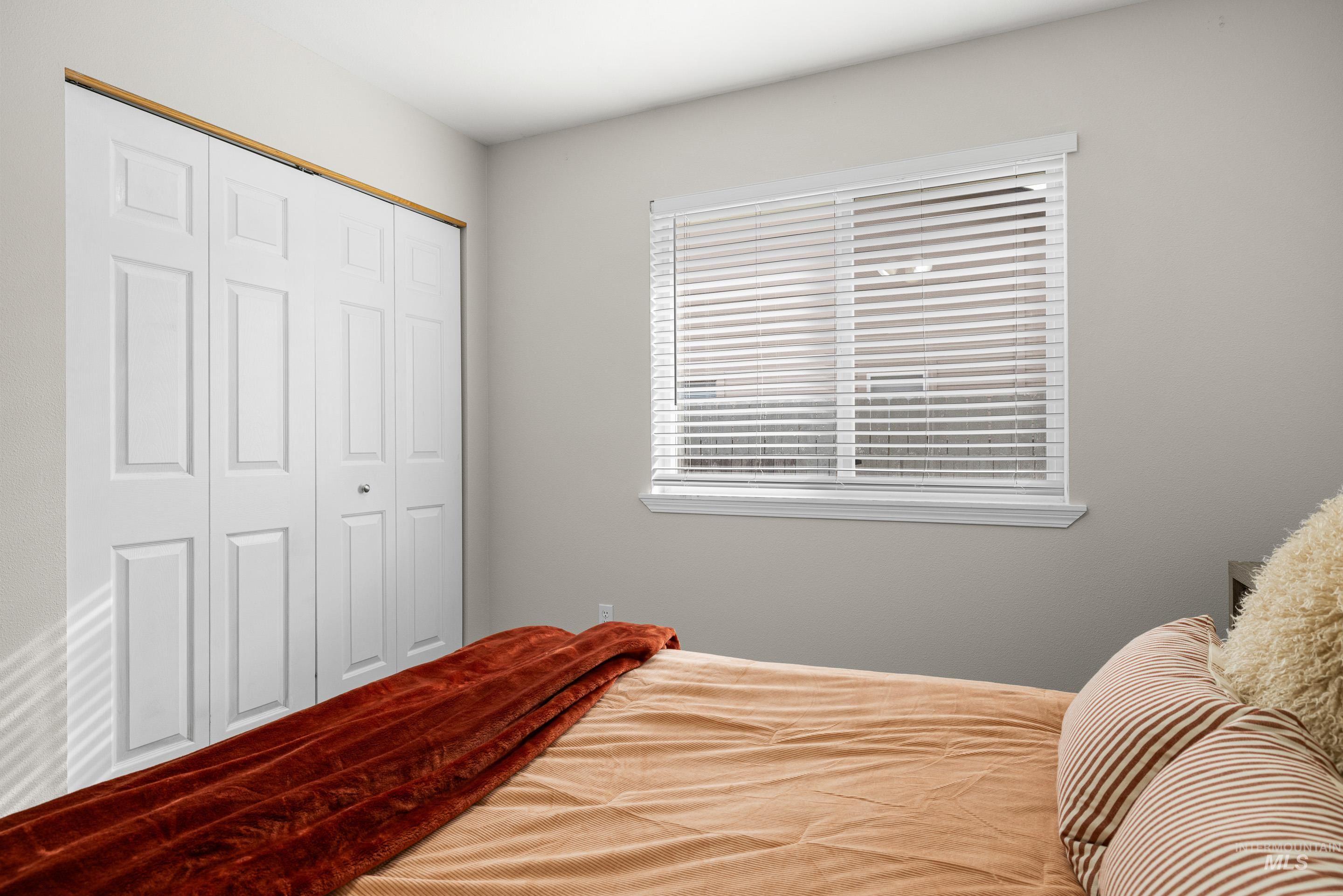 1902 E Birchwood Dr.