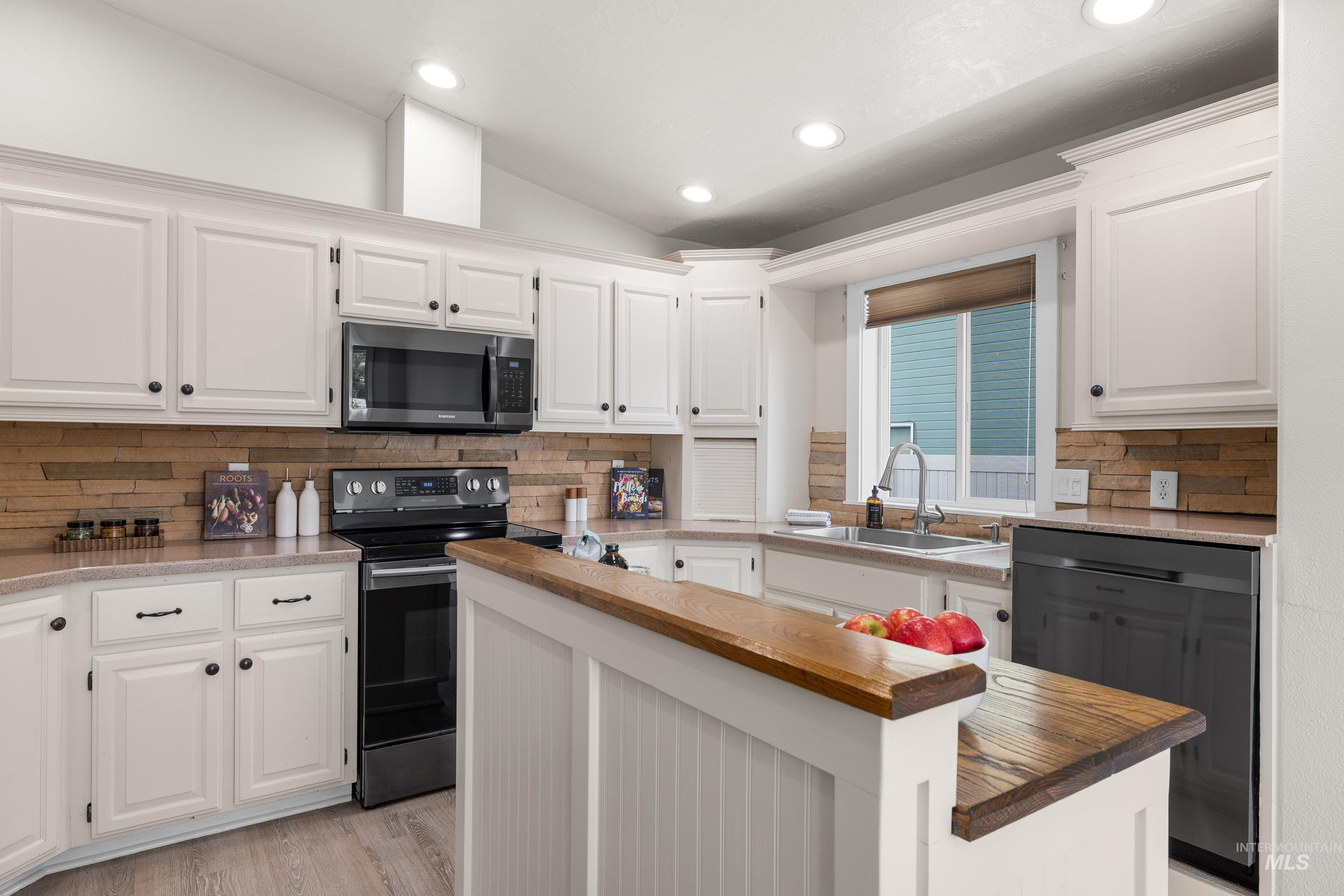 1902 E Birchwood Dr.