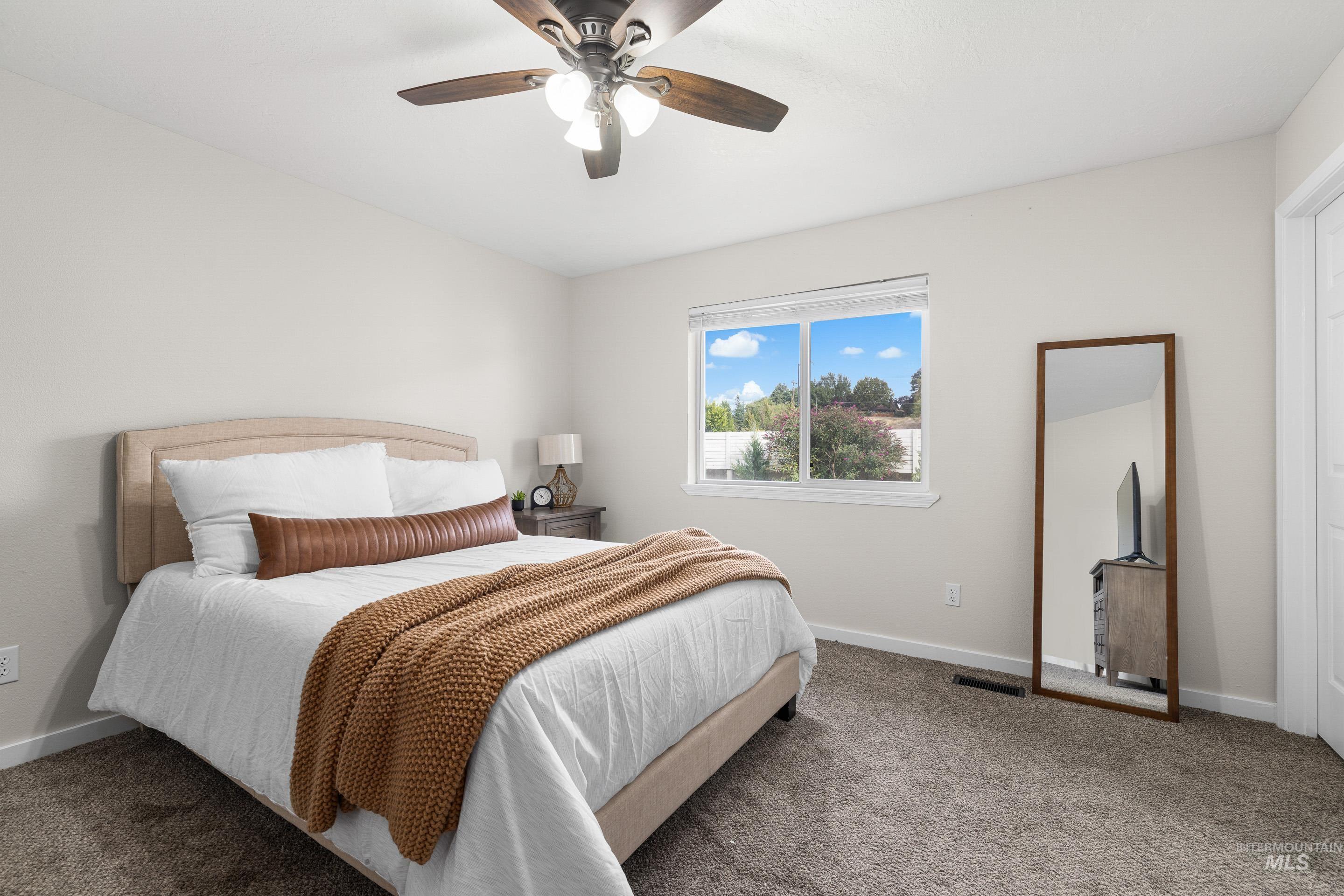 1902 E Birchwood Dr.