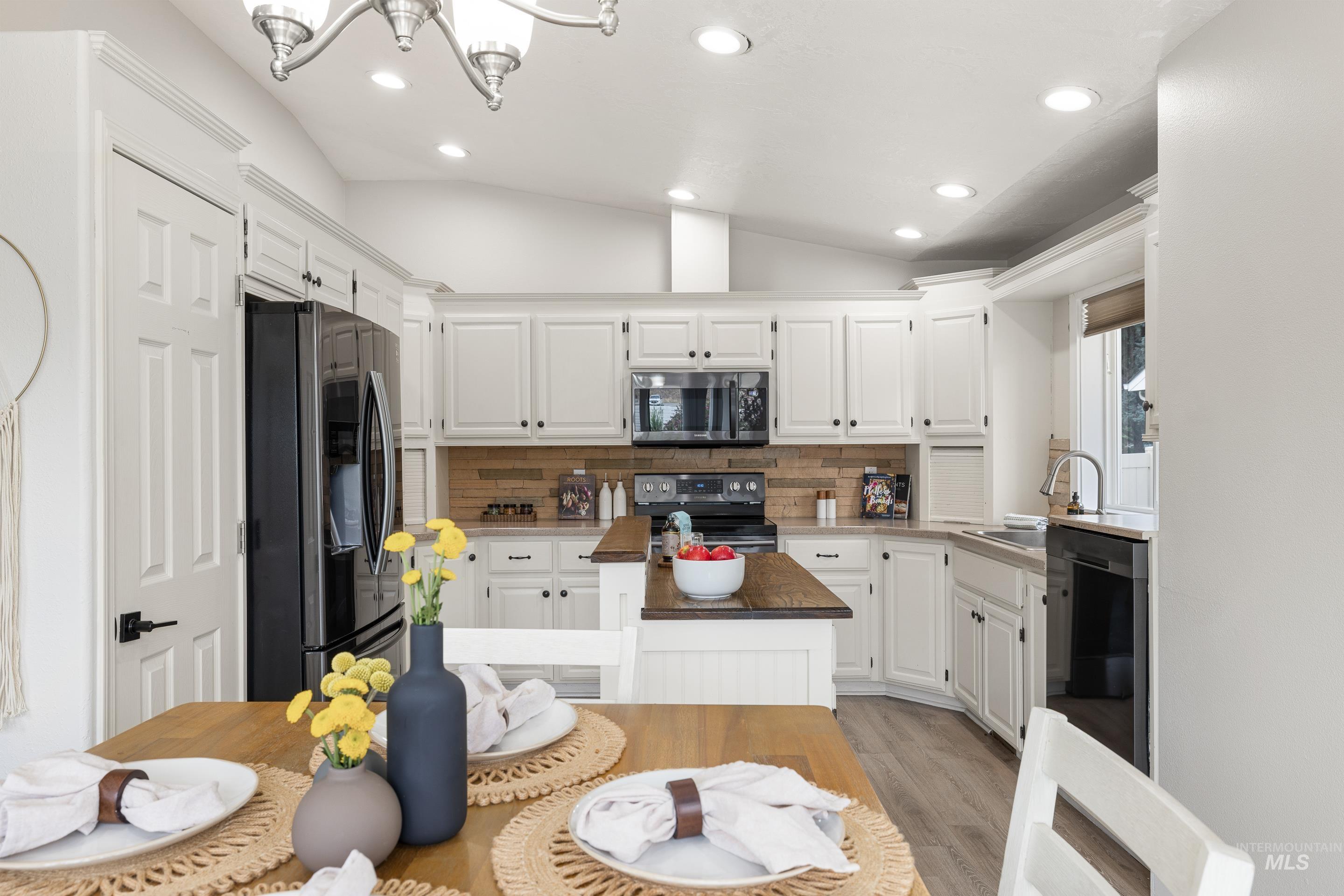 1902 E Birchwood Dr.