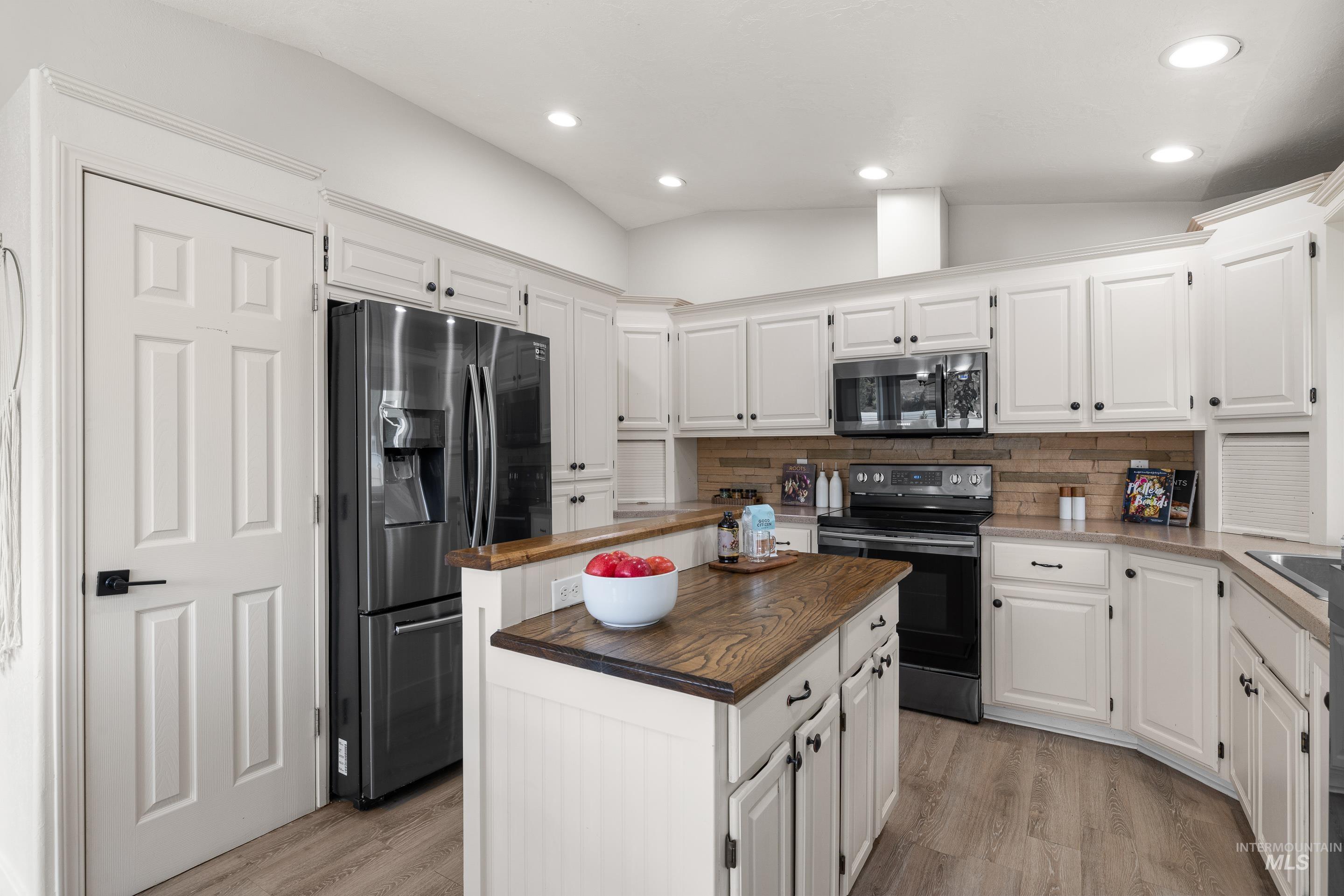 1902 E Birchwood Dr.