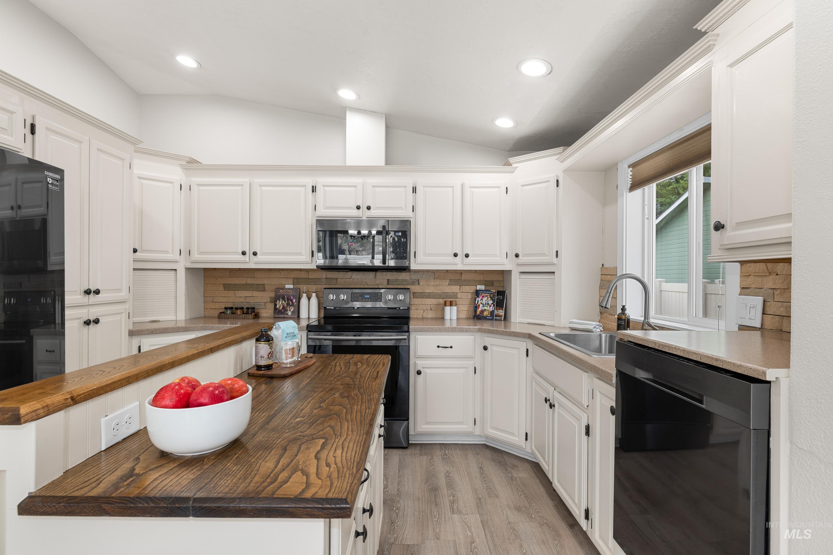 1902 E Birchwood Dr.