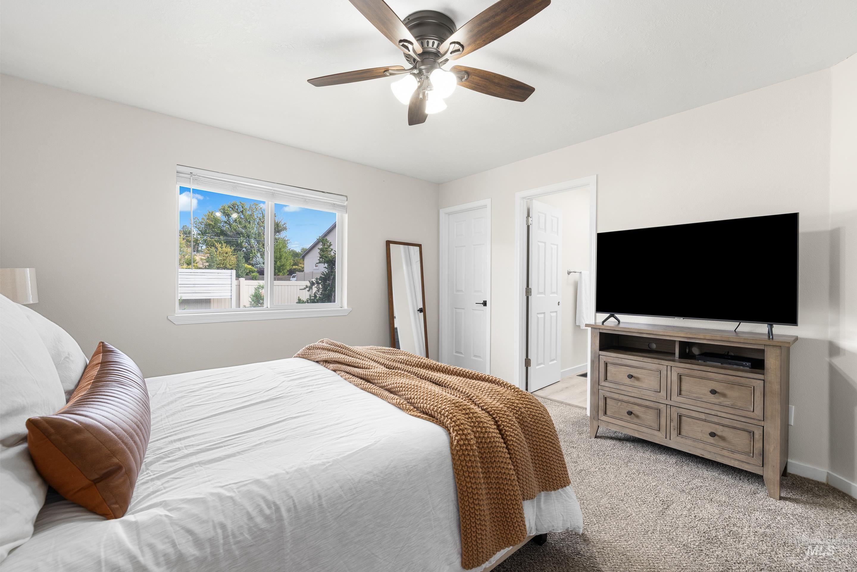 1902 E Birchwood Dr.