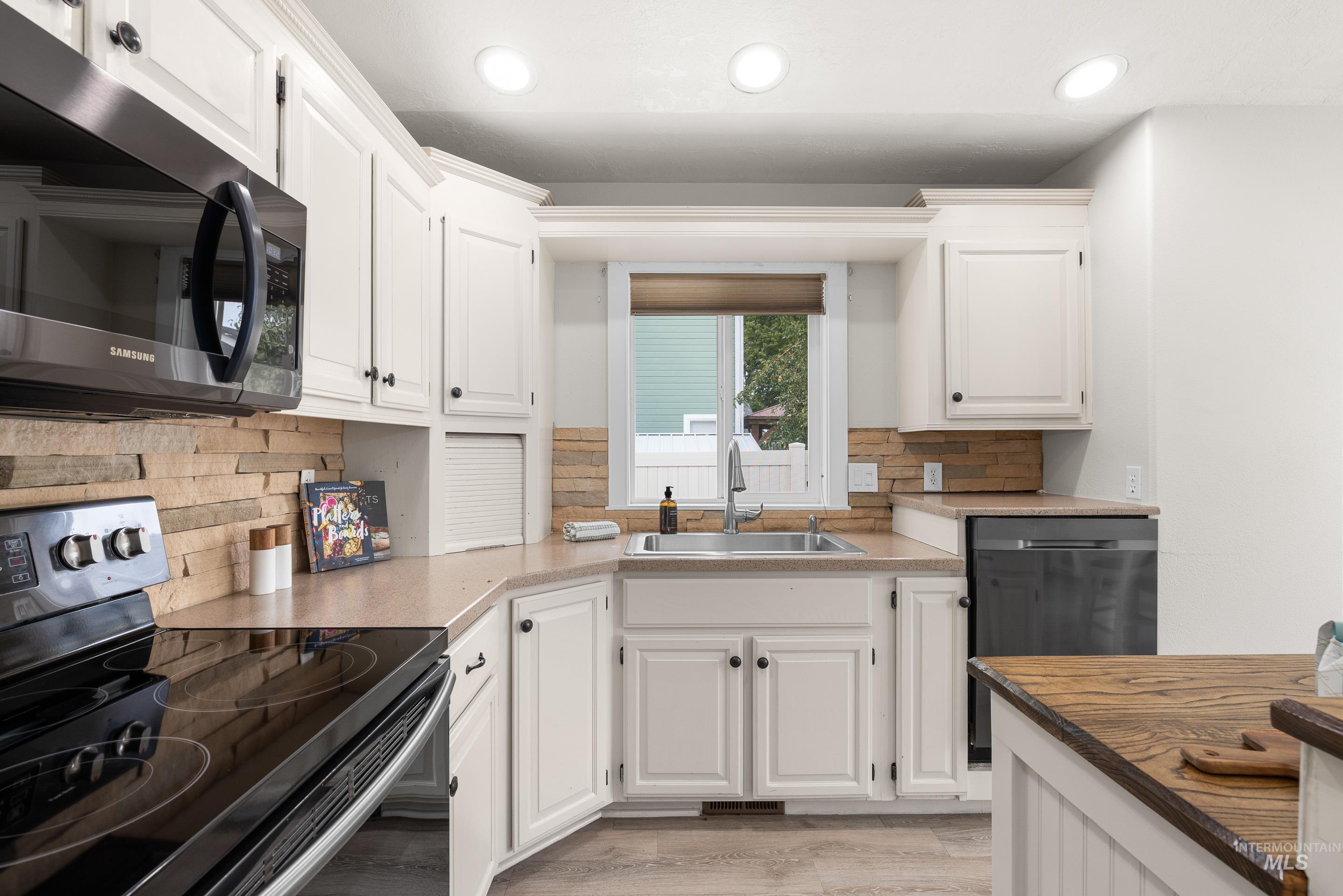 1902 E Birchwood Dr.