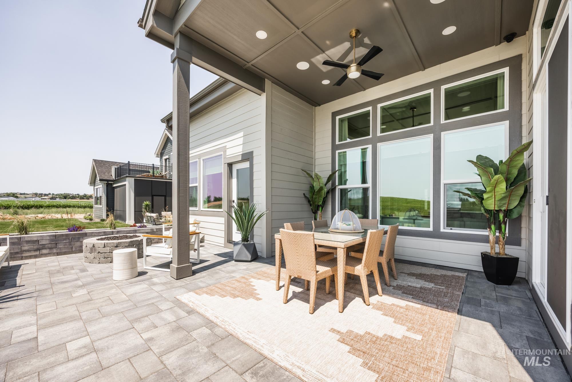 3443 N Holly Oak Way