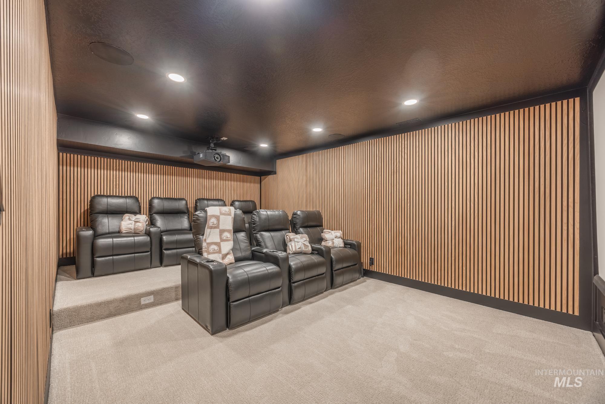 3443 N Holly Oak Way