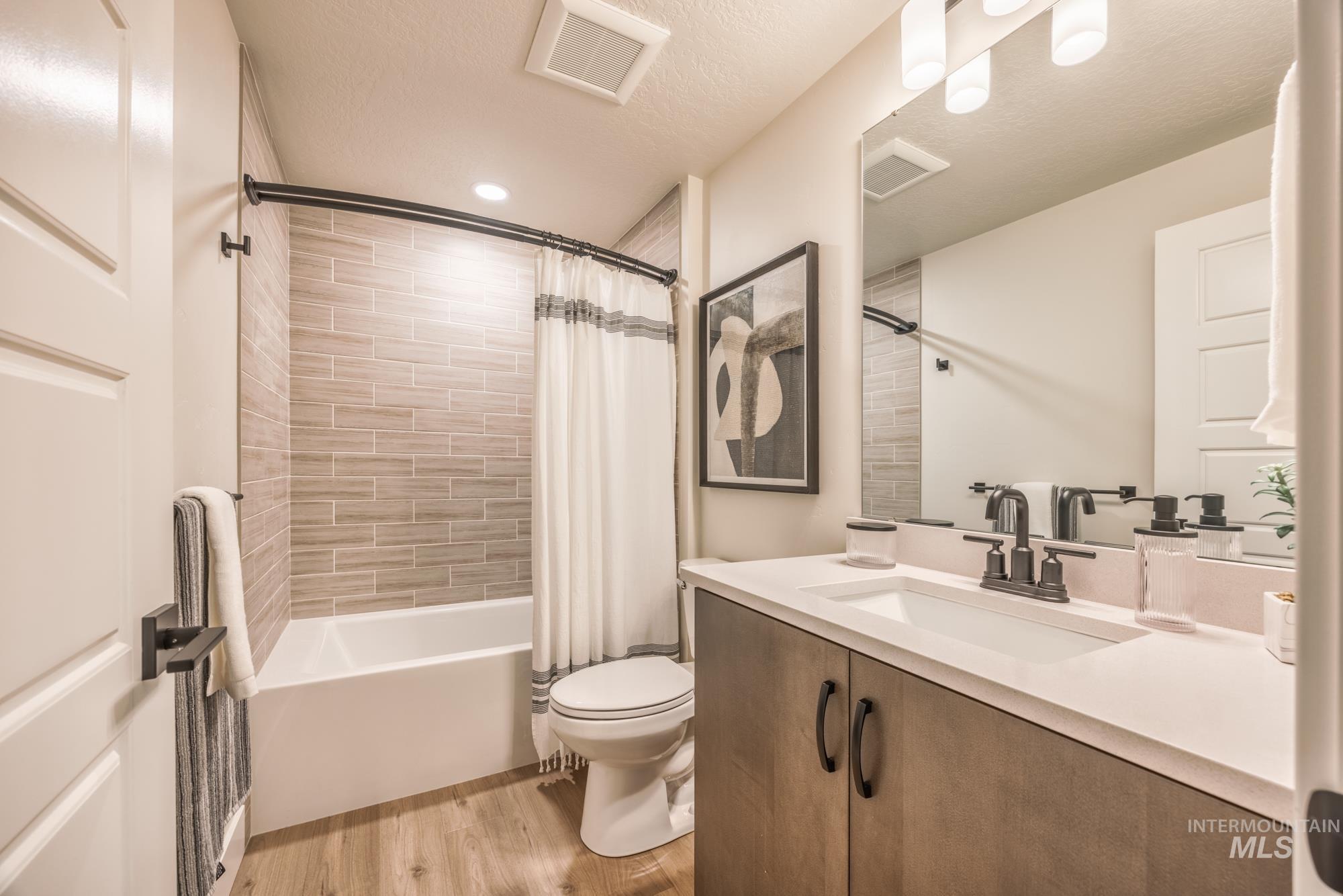 3443 N Holly Oak Way