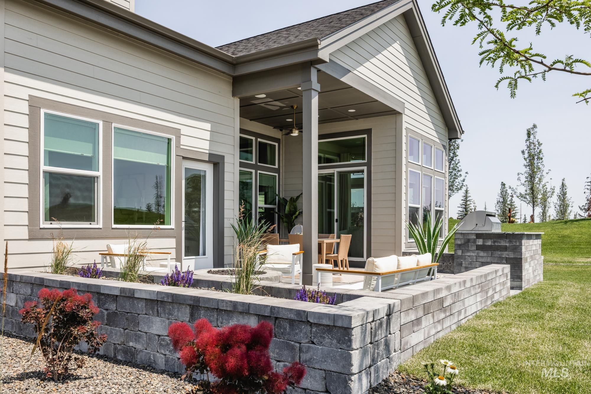 3443 N Holly Oak Way