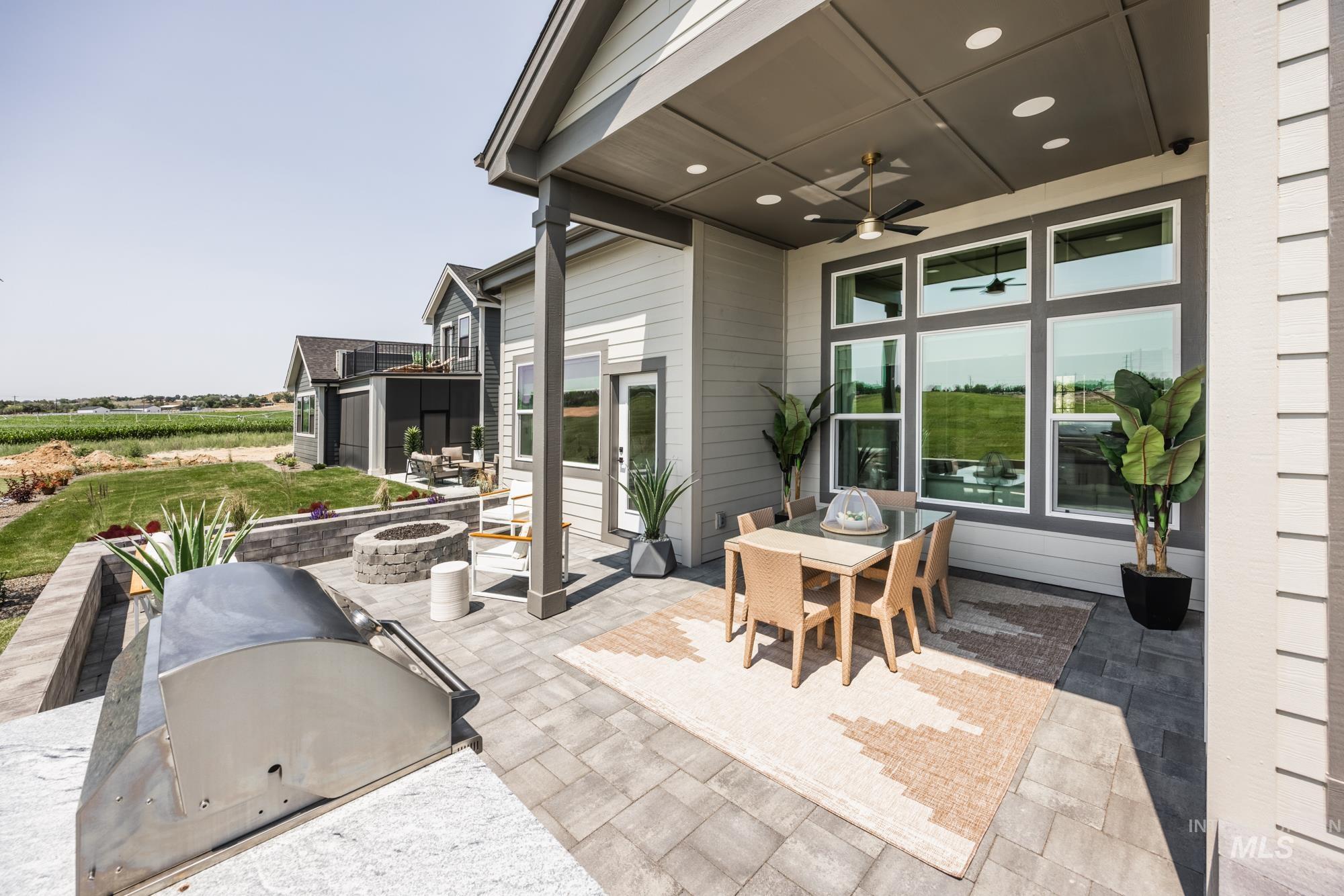 3443 N Holly Oak Way