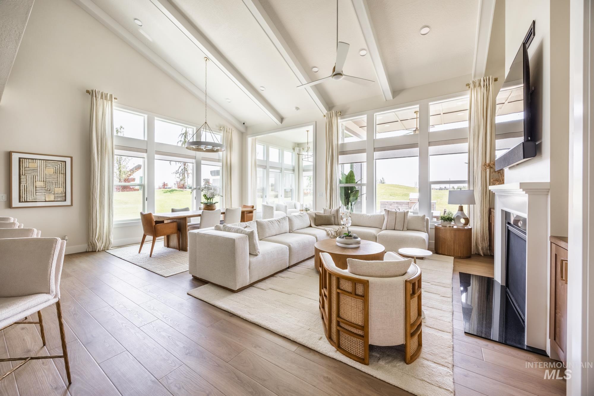 3443 N Holly Oak Way